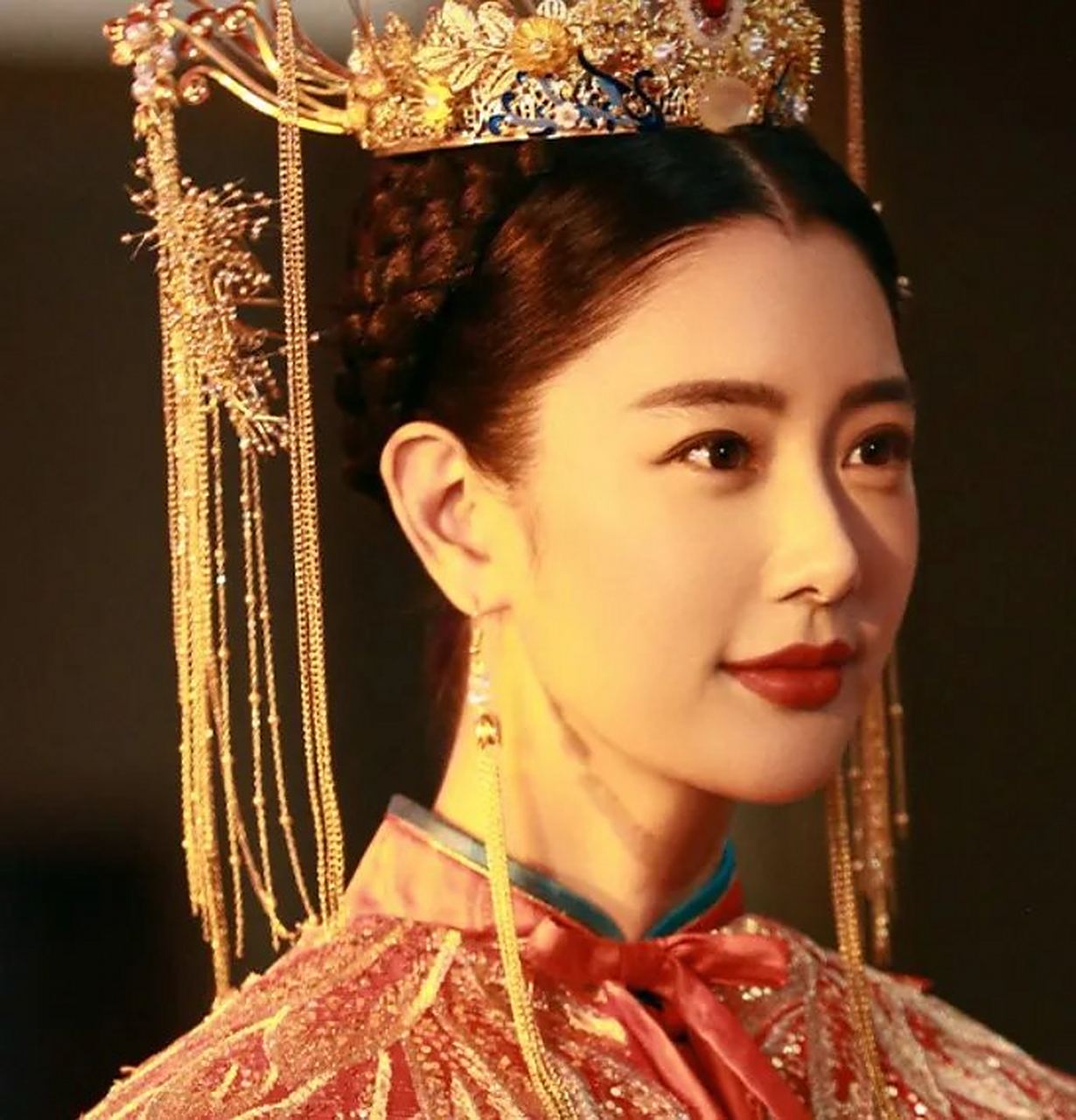 克拉拉在《大红包》这部戏里贡献了自己最饱满的曲线[色]