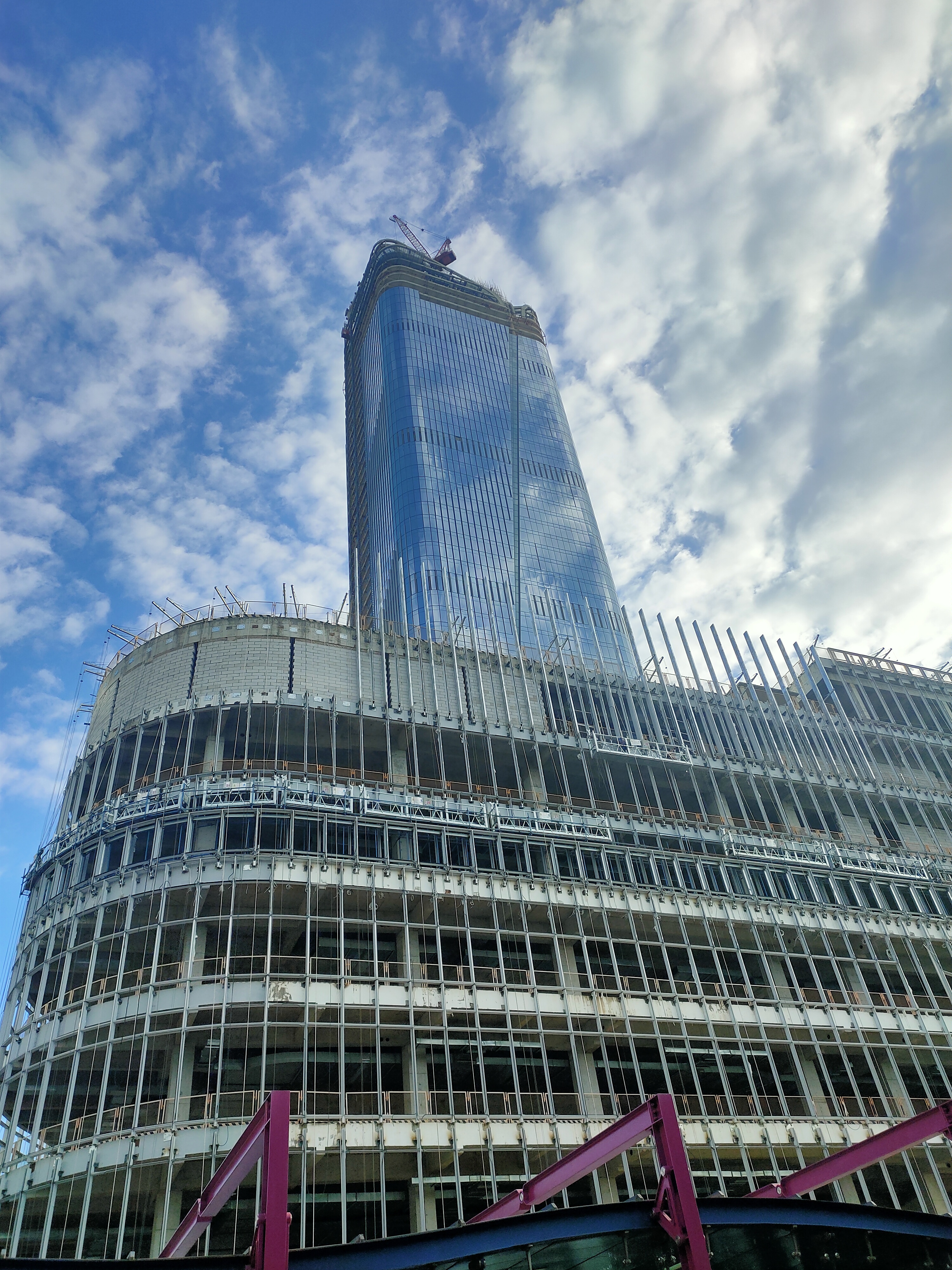 今日立秋 昨晚天上的云和我家的猫 今天走过的街路过