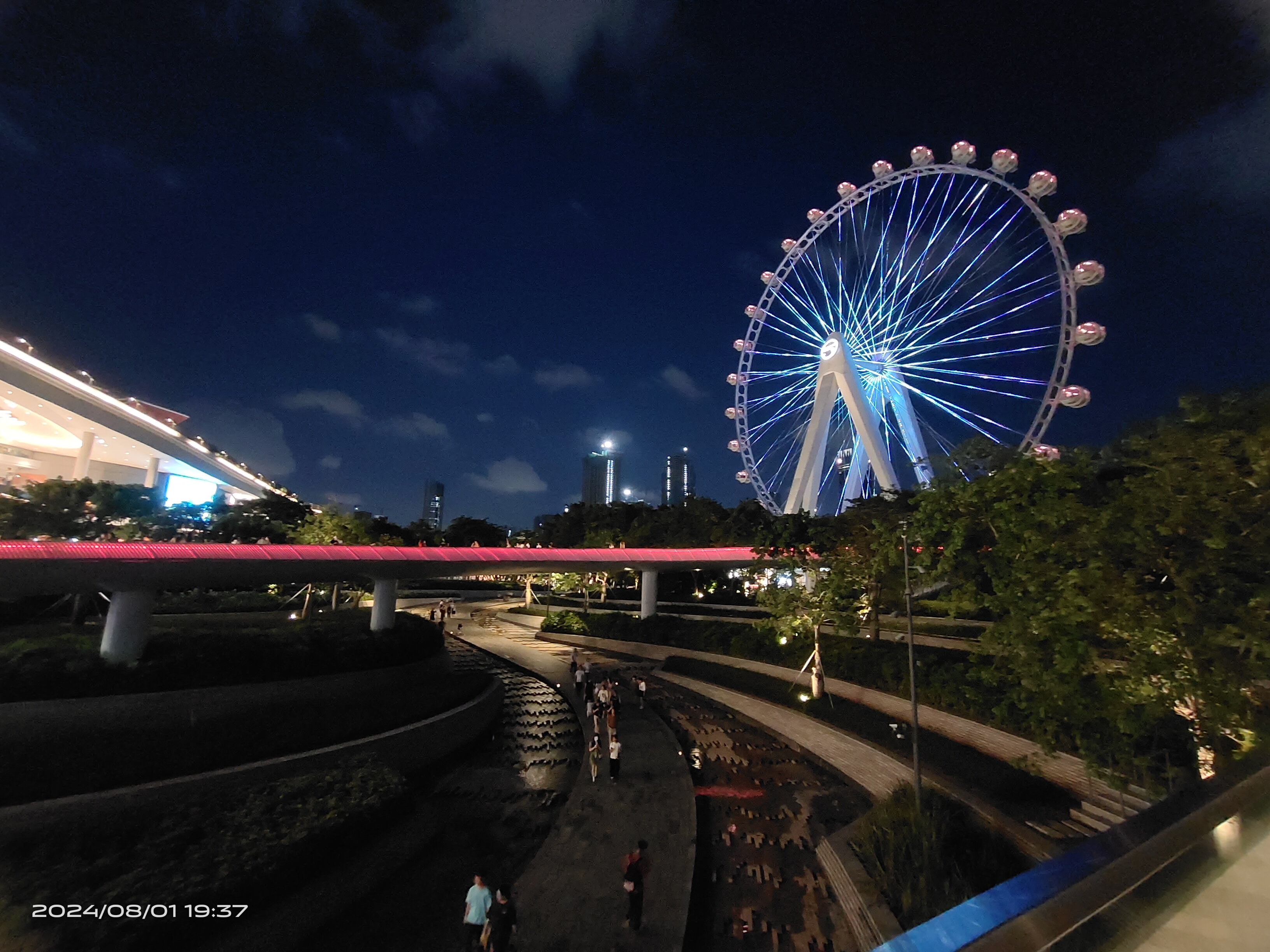 夜晚的天空,深圳前海湾的的夜景,喜欢吗?