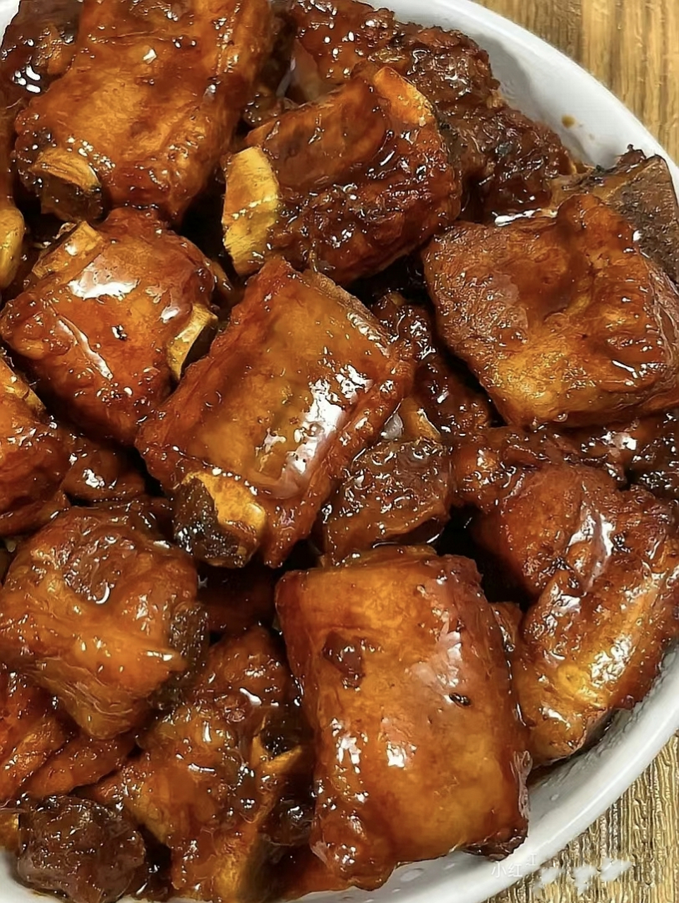 下面,我将为您详细介绍如何制作这道美味的红烧排骨.