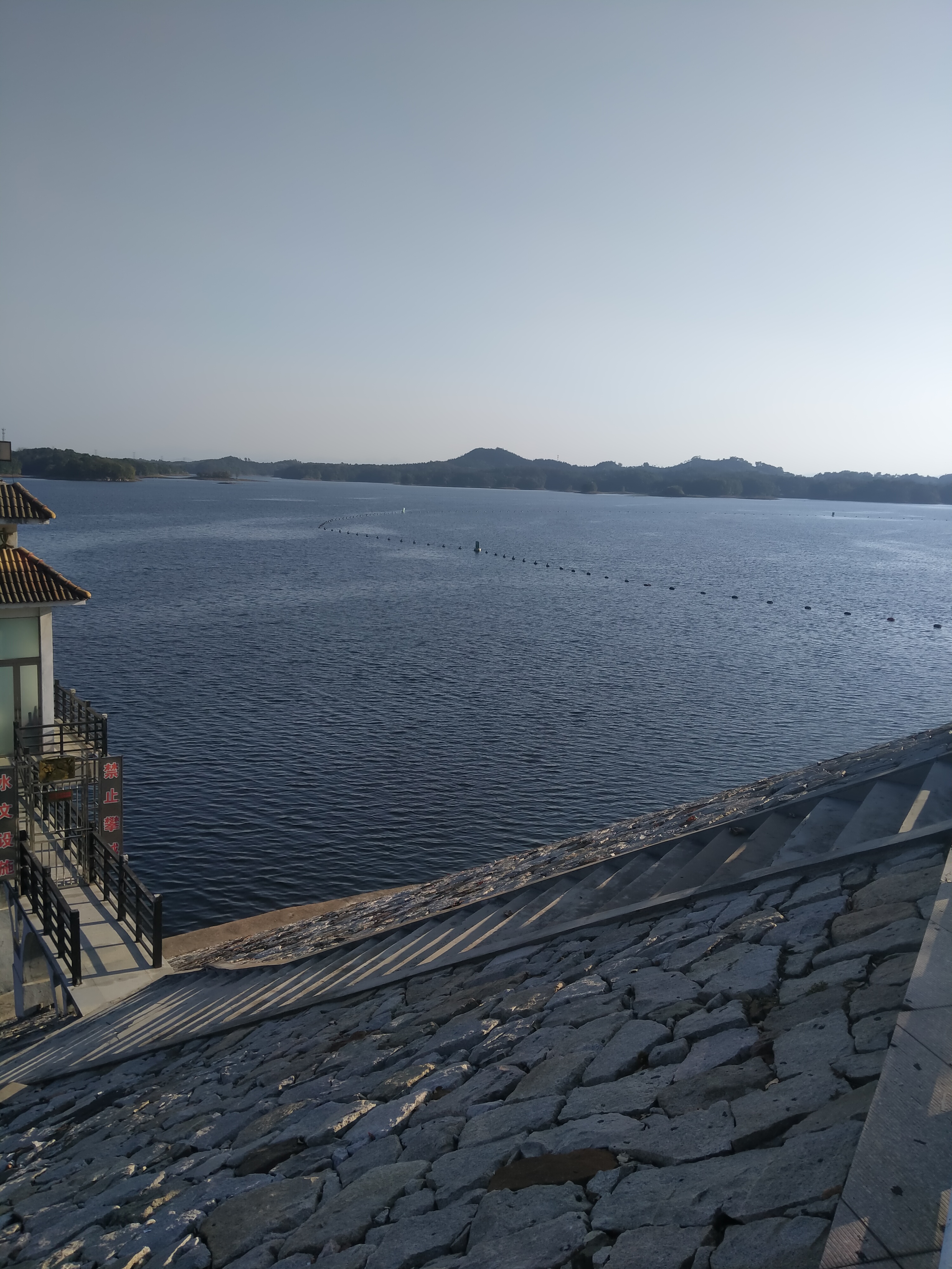 神兵,并非是传统意义上的锐利武器,而是那些能够赋予我力