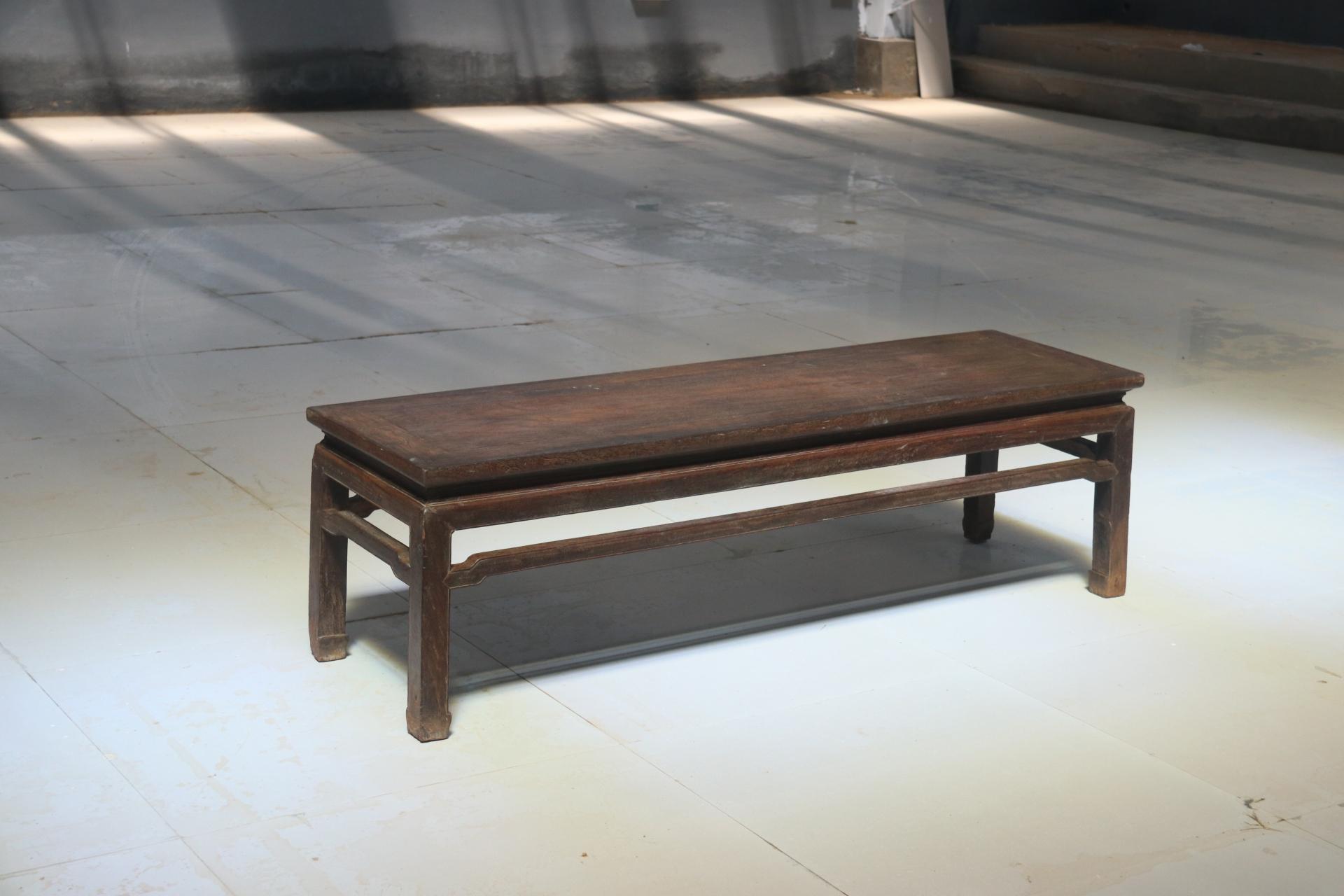 明式琴凳或茶桌  清代早期,铁力木,独装心板,匹克老道-岁月痕迹明显