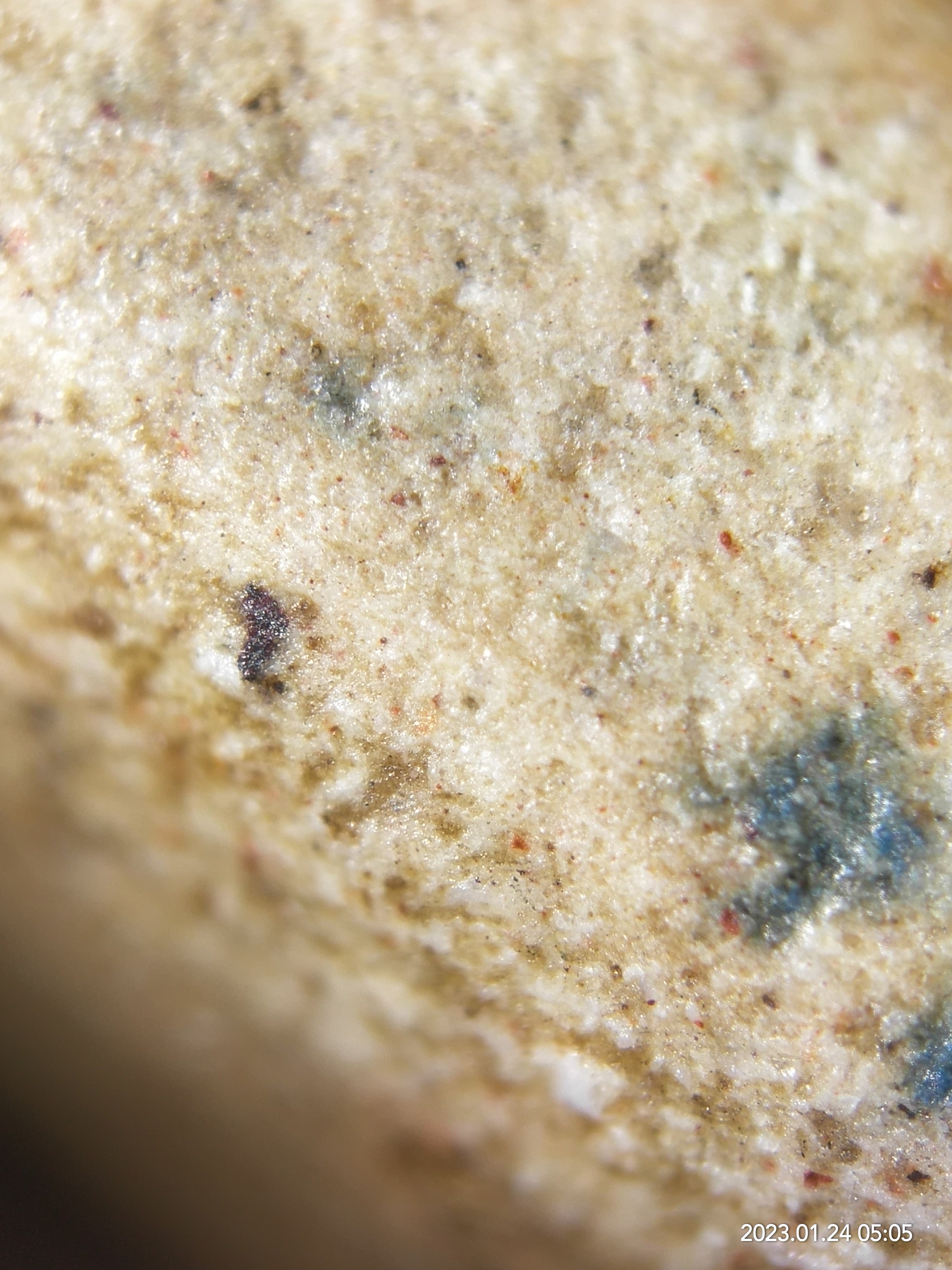 凡经历过自然的洗礼,就会有自然的老化痕迹,这就需要我们来慢慢解读