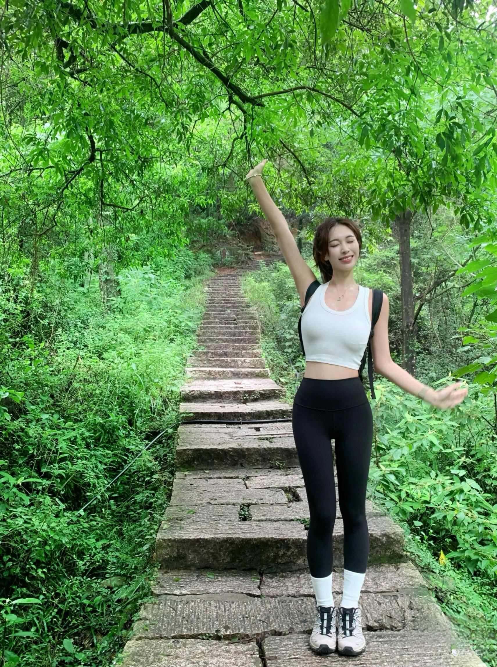 山上绿意浓浓哒