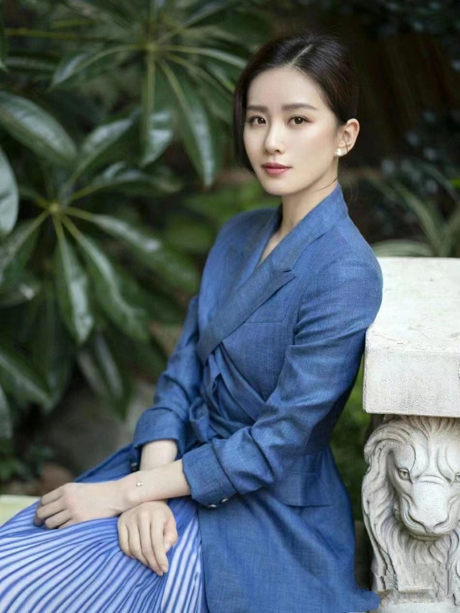 1,易烊千玺,范丞丞会参加中青年电影节的活动.