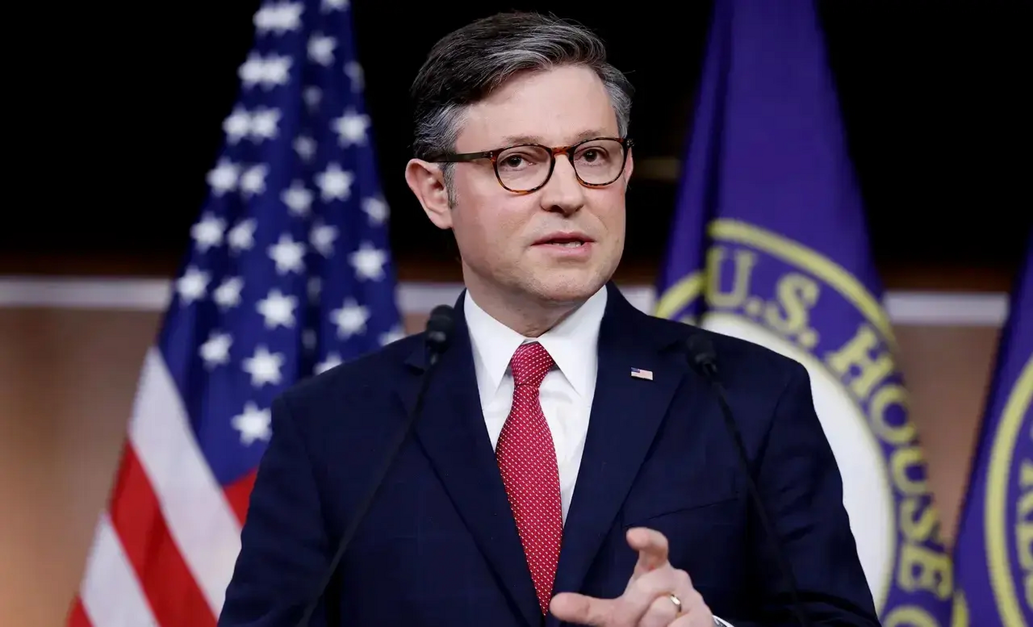 约翰逊强调,美国必须坚定立场,保护盟友.