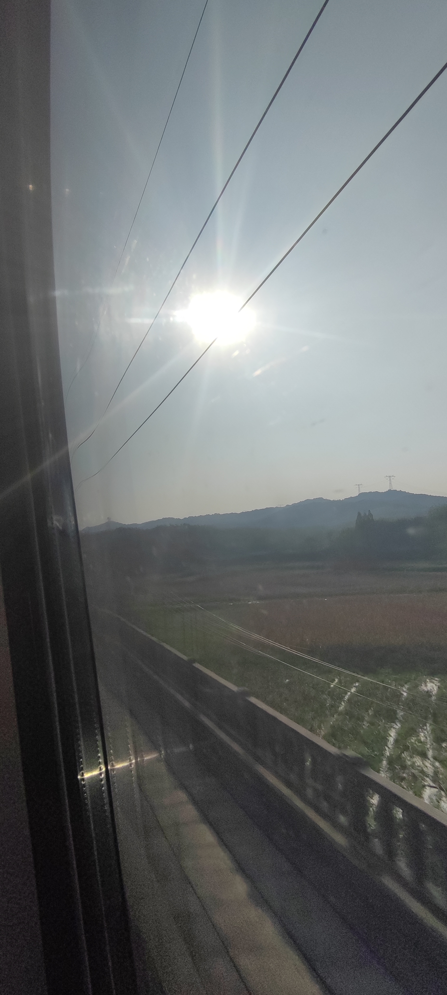 坐上复兴号列车,看窗外的风景,从北到南,一幅幅画卷在眼前流转.