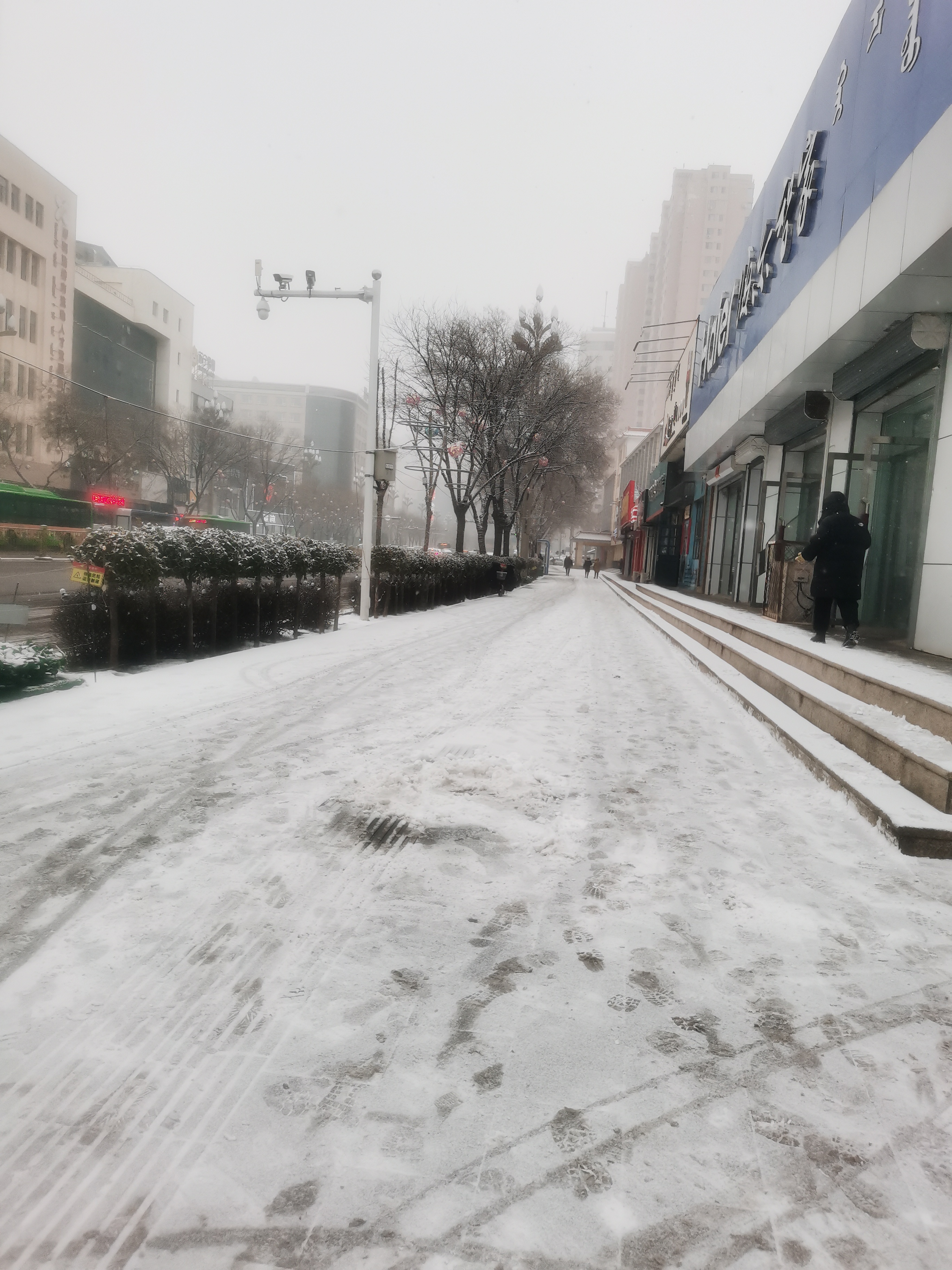 这雪景终于送货上门了  7615冬日寂静街道