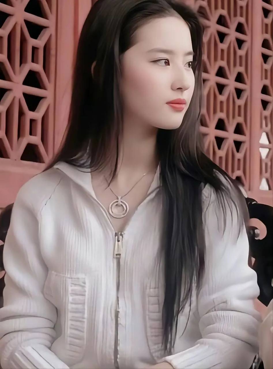 刘亦菲的侧颜也很美#刘亦菲# #神仙姐姐刘亦菲