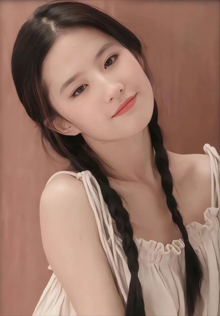 刘亦菲扎两个小辫子,好像邻家少女一般#刘亦菲# #神仙姐姐刘亦菲