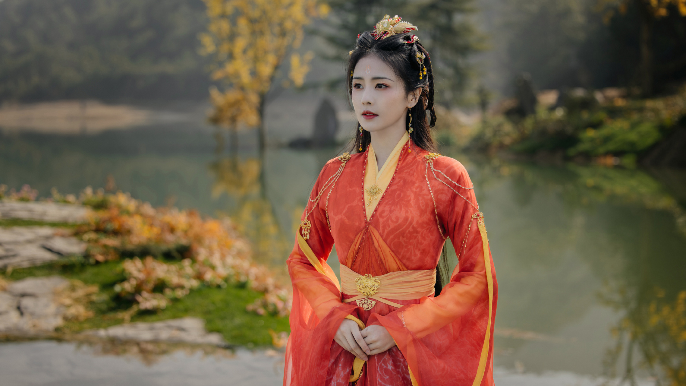 热剧推荐# #电视剧长月烬明# #仙侠剧# #长月烬明# #白鹿