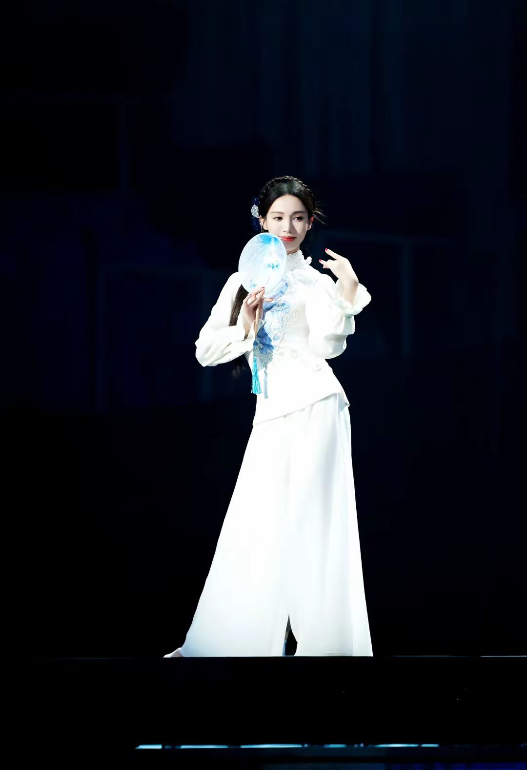 【金晨国风青花瓷舞蹈,美到让现场观众直呼惊艳!】