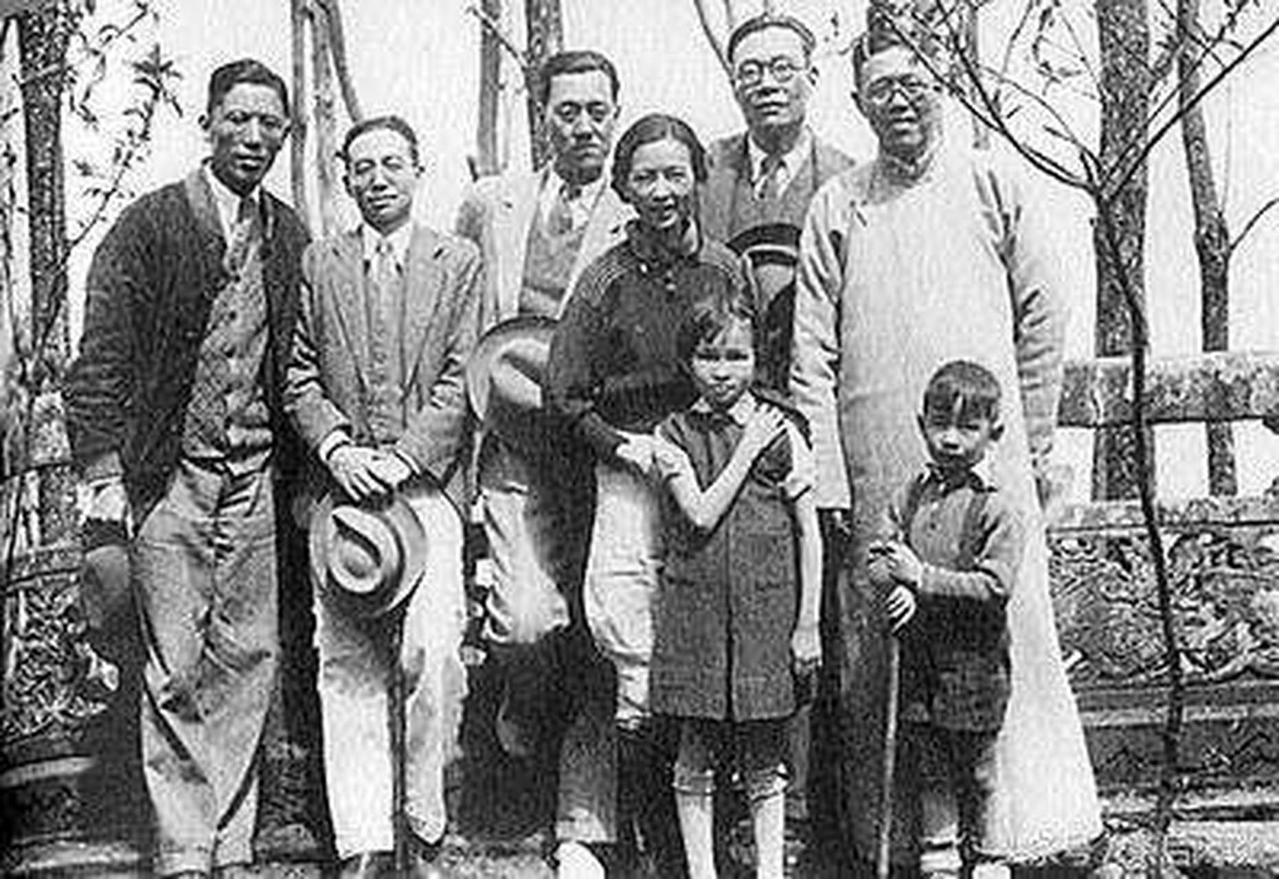 【梁上君子,林下美人】  1931年,梁思成结束东北大学的职业生涯,回到