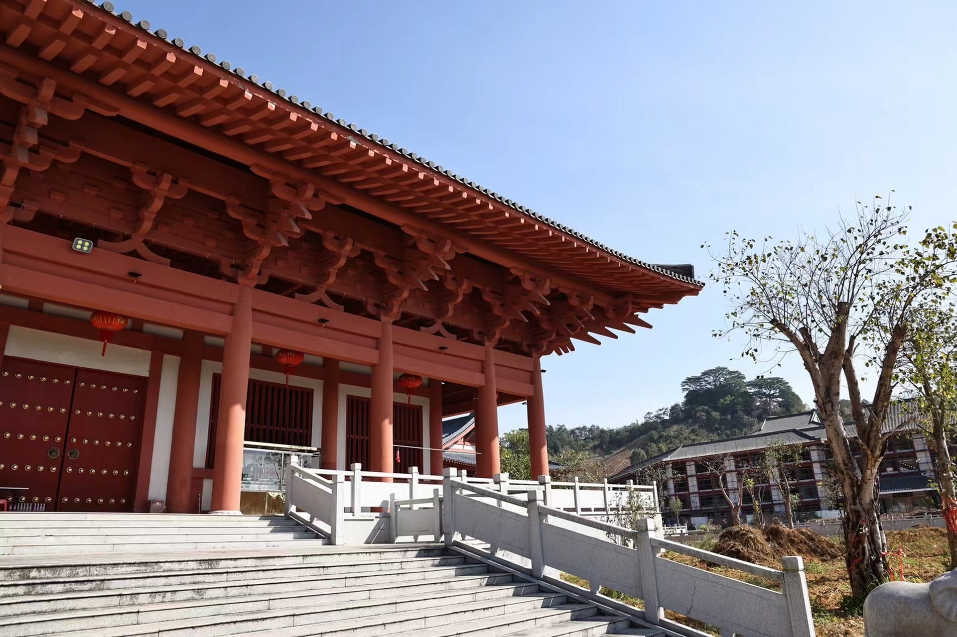 在礼佛禅寺禅修的一天[赞啊] 7715 早上四点半起床,跟着师父颂经.