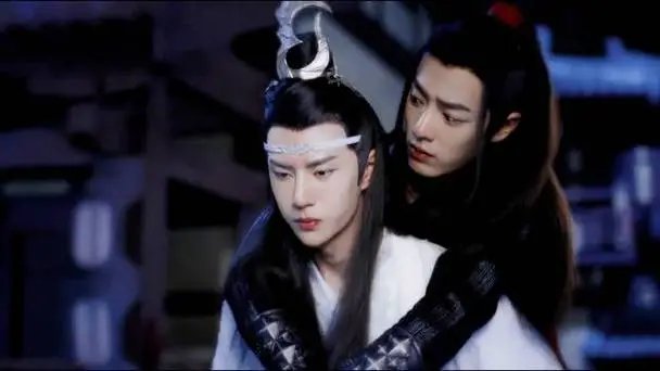 王一博和肖战手牵手,漫步在星光璀璨的夜晚,我们的友谊如这夜景般美丽