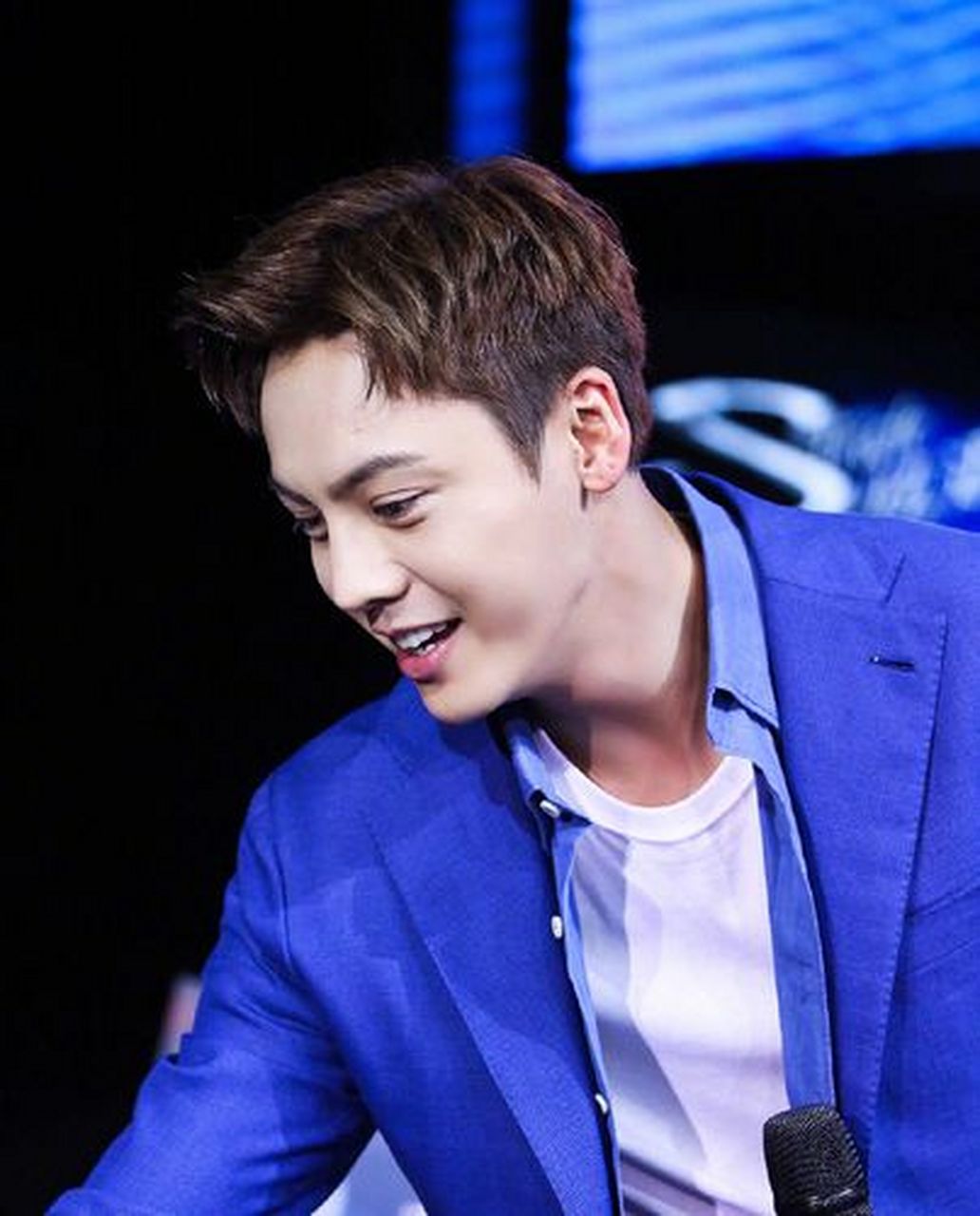 1,陈伟霆妈妈已经给他介绍门当户对的结婚对象了.