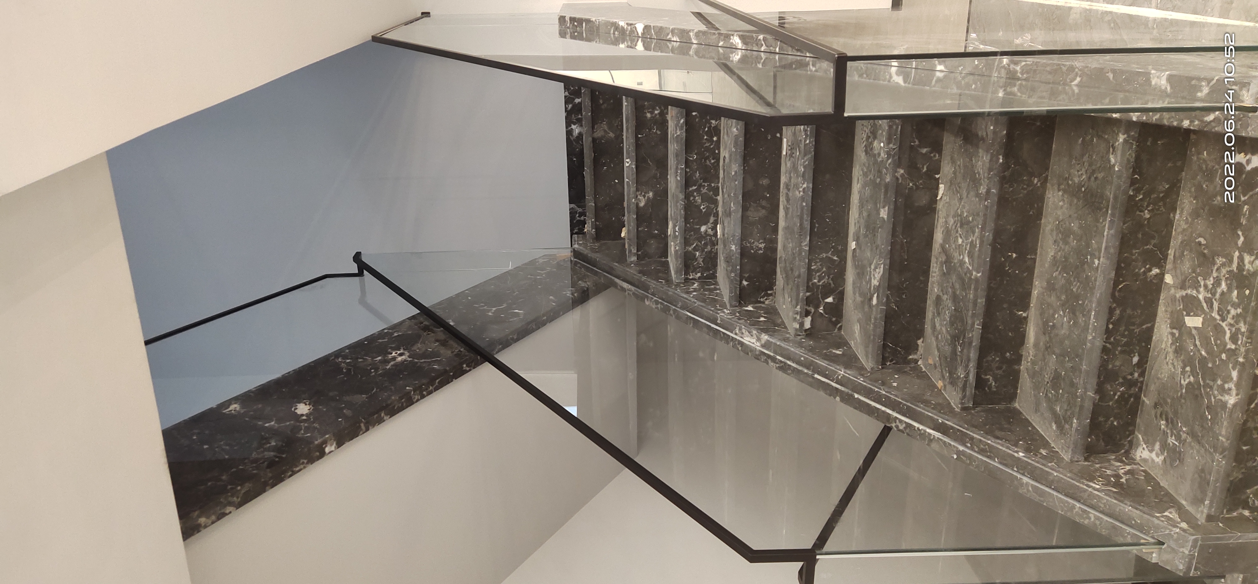 楼梯玻璃栏杆安装