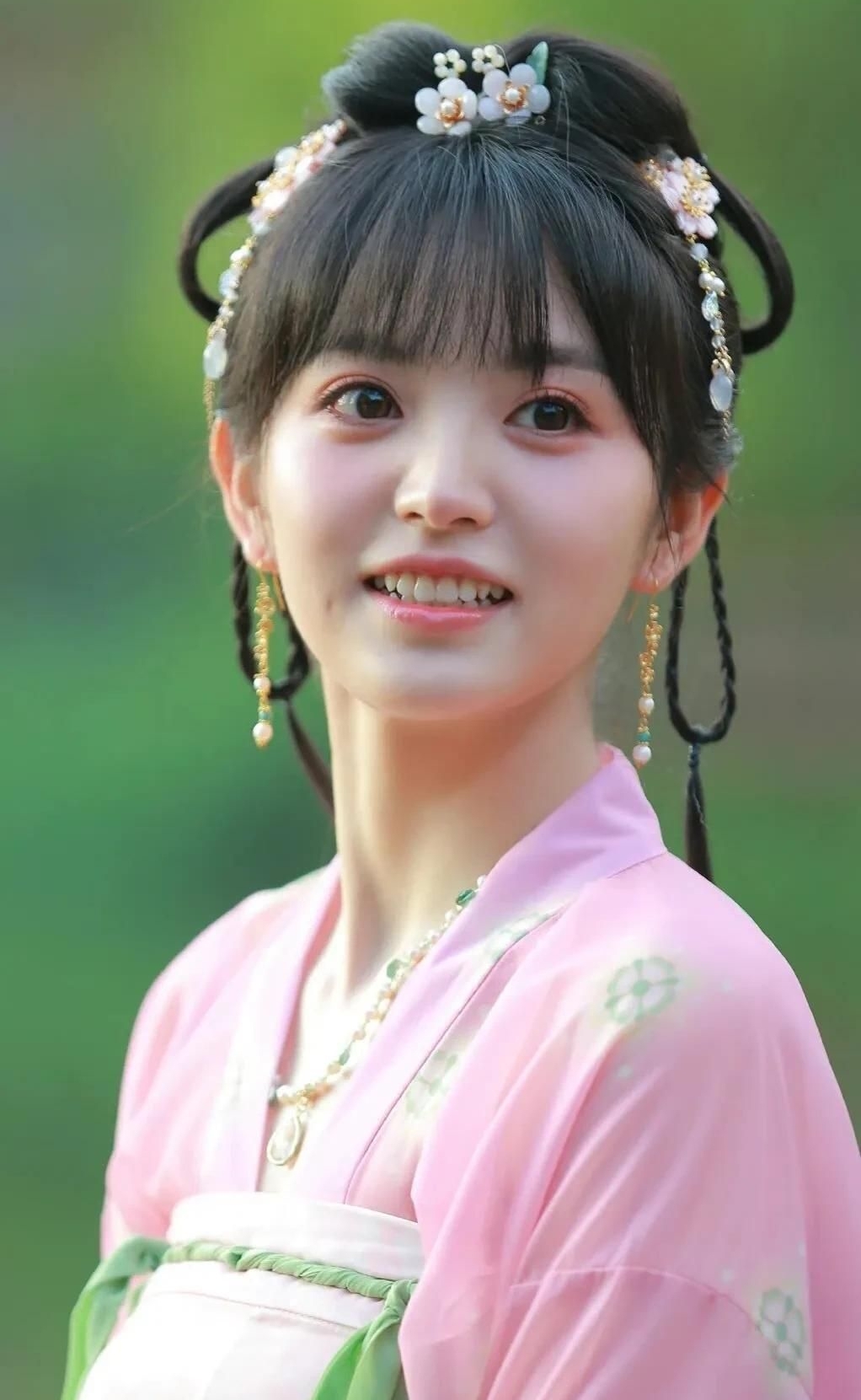 哇,田曦薇好美啊!