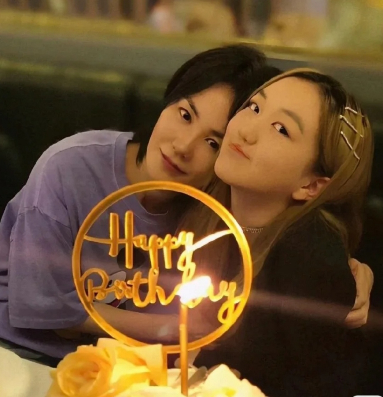 王菲小女儿李嫣最新照片,爱让孩子自信到发光#明星# #王菲