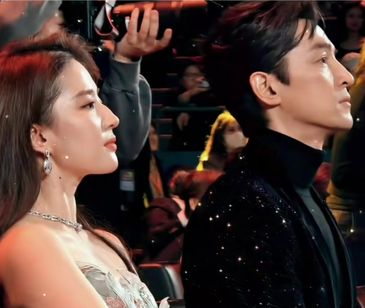 胡歌刘亦菲同框#明星# #胡歌# #刘亦菲