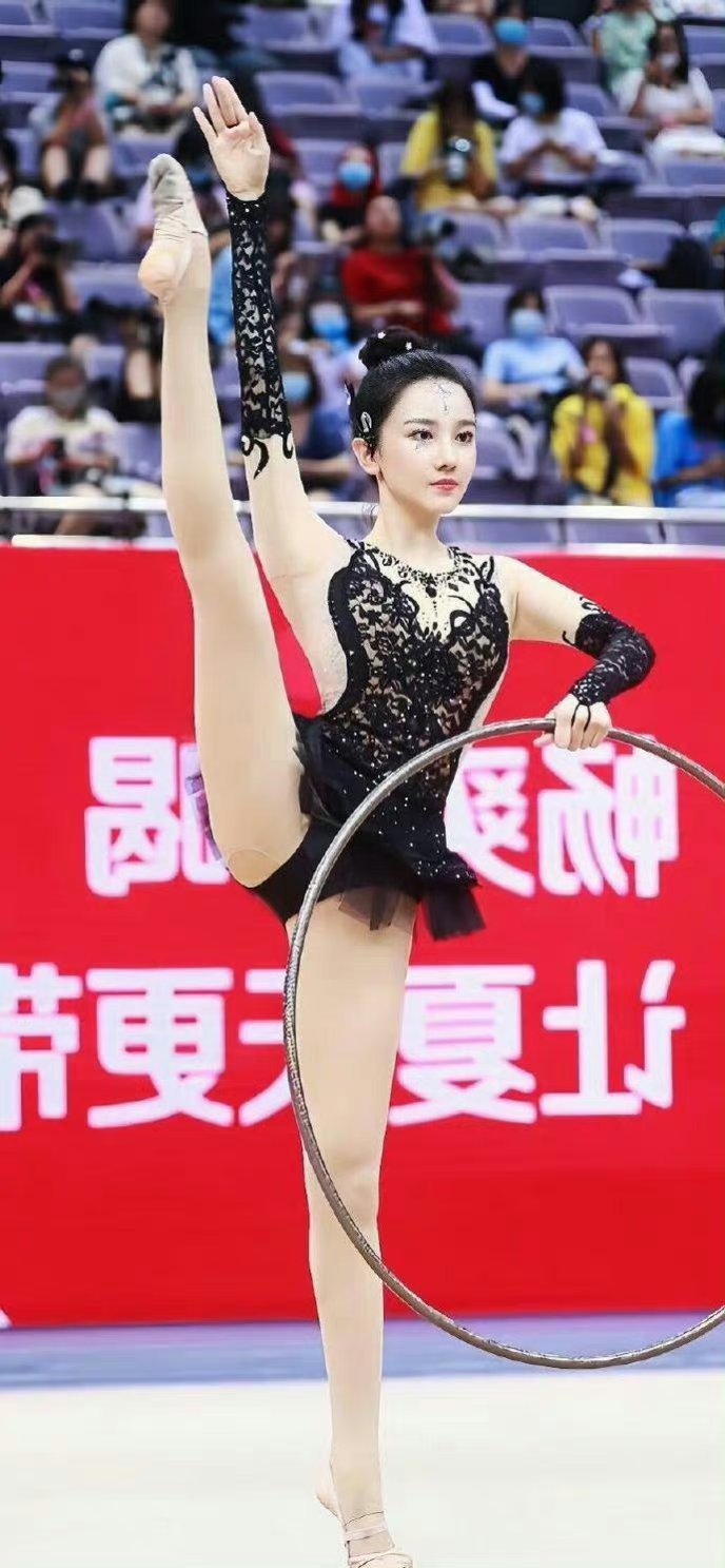 没想到陈小纭还是一位健美操舞者!