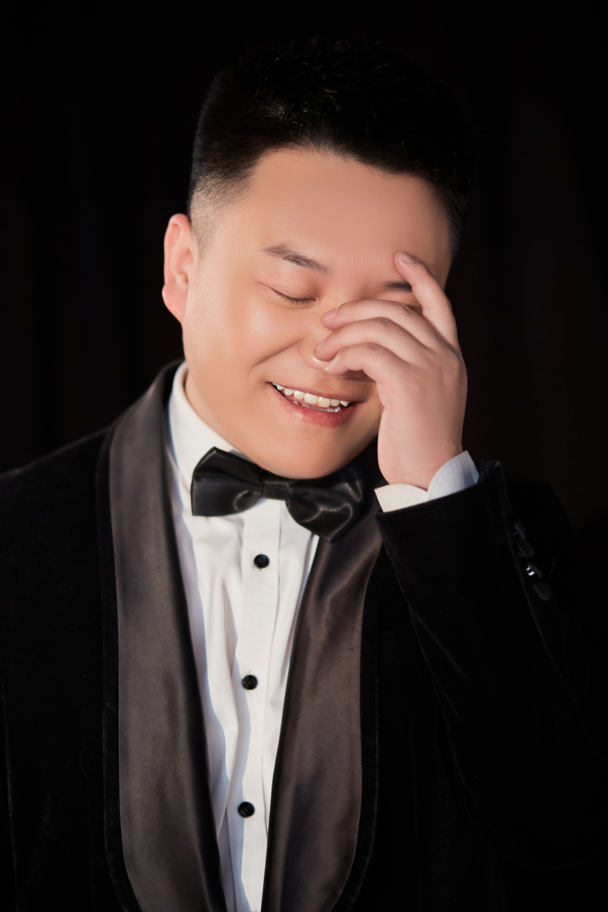 0202蒙古族 1997年11月18日出生于 内蒙古通辽市科尔沁左翼中旗