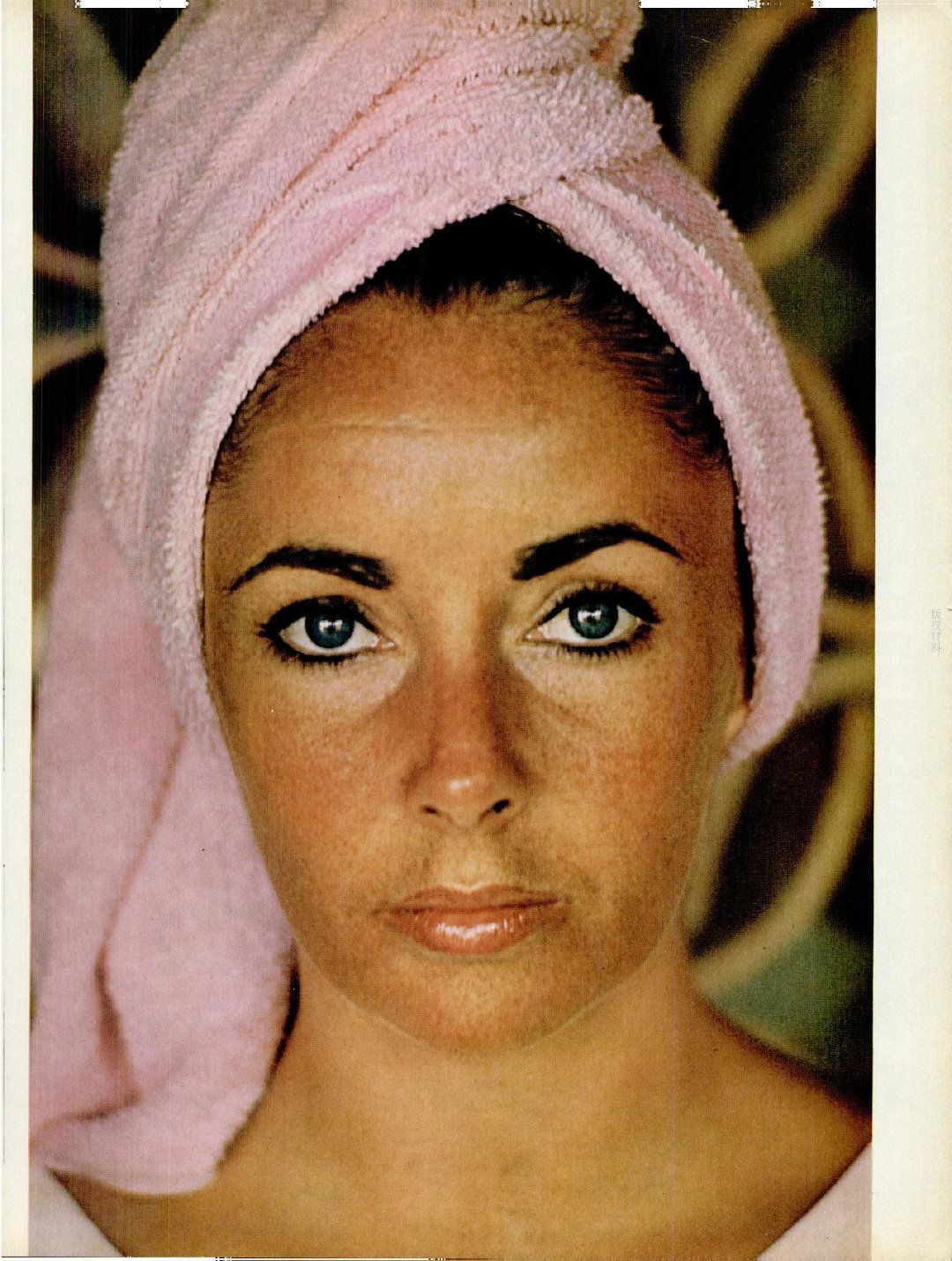 一代佳人伊丽莎白泰勒素颜无发型修饰无时装加身(1965)