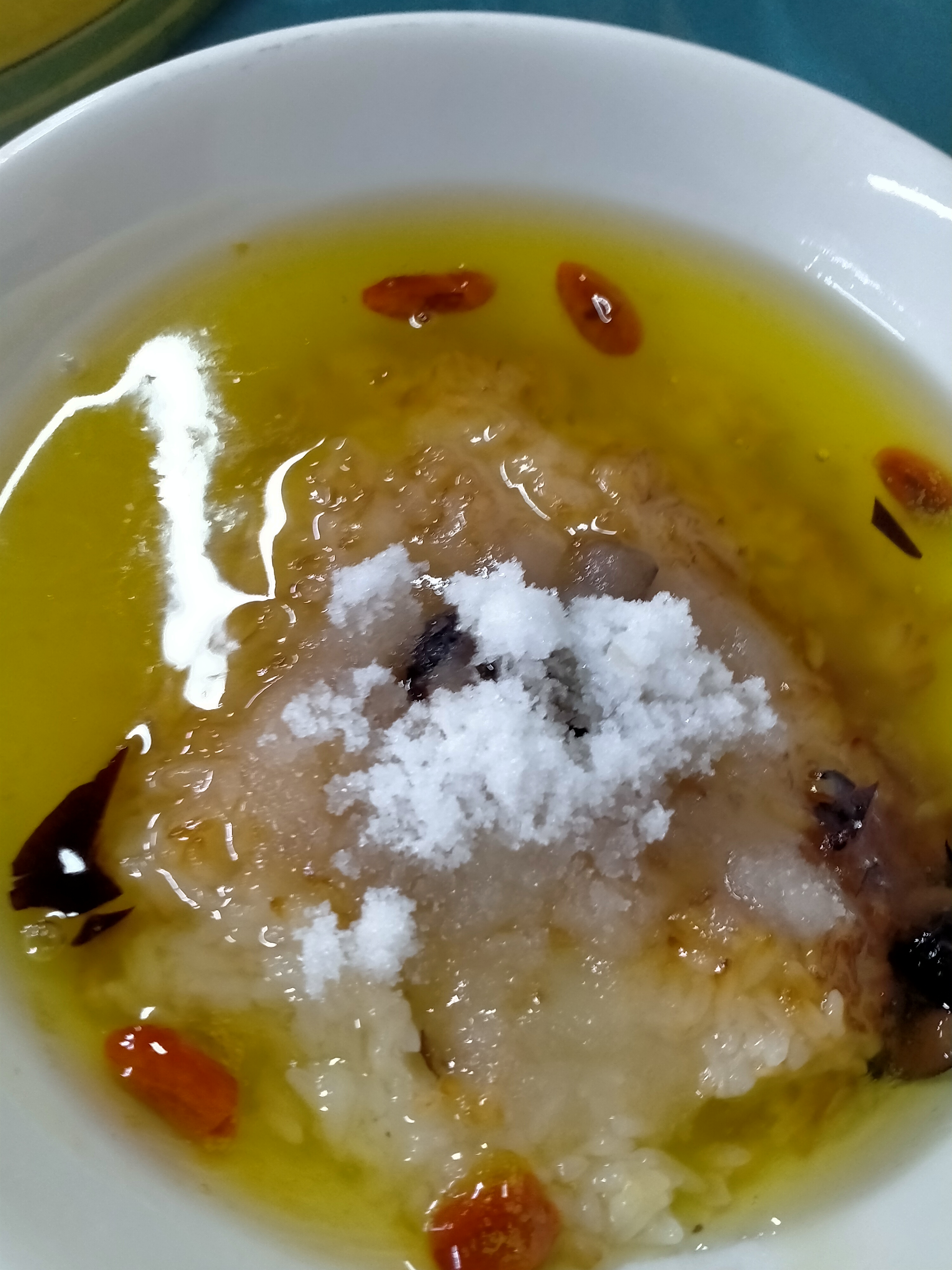 小舅今天搬家,我,女儿,婆婆我们一起去,姨夫拉着我们一行人前往