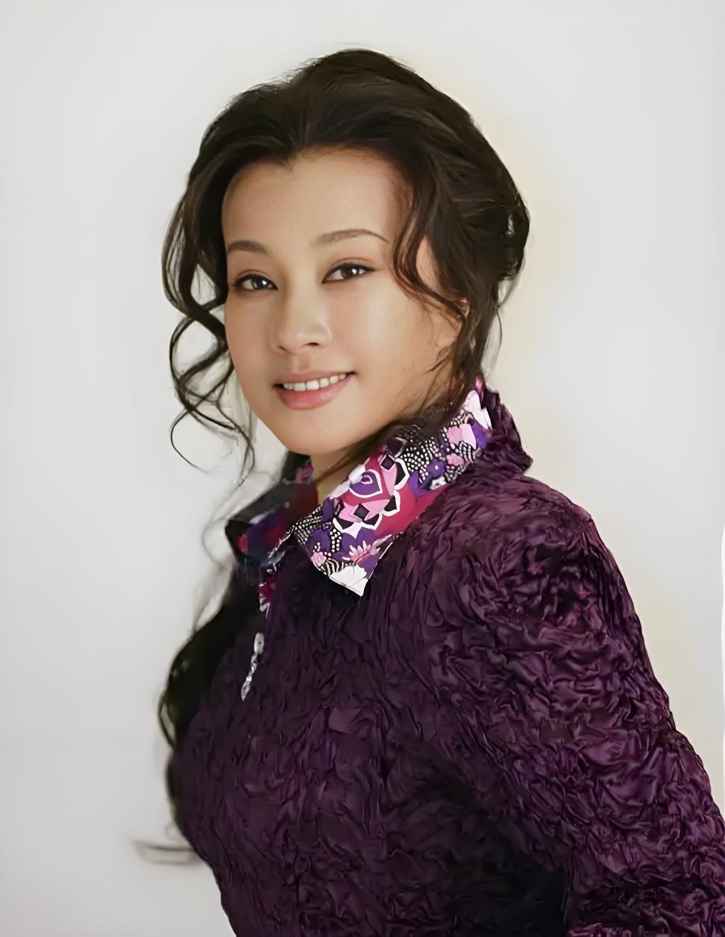 刘晓庆去演短剧了!71岁还不退休?工作精神值得学习!