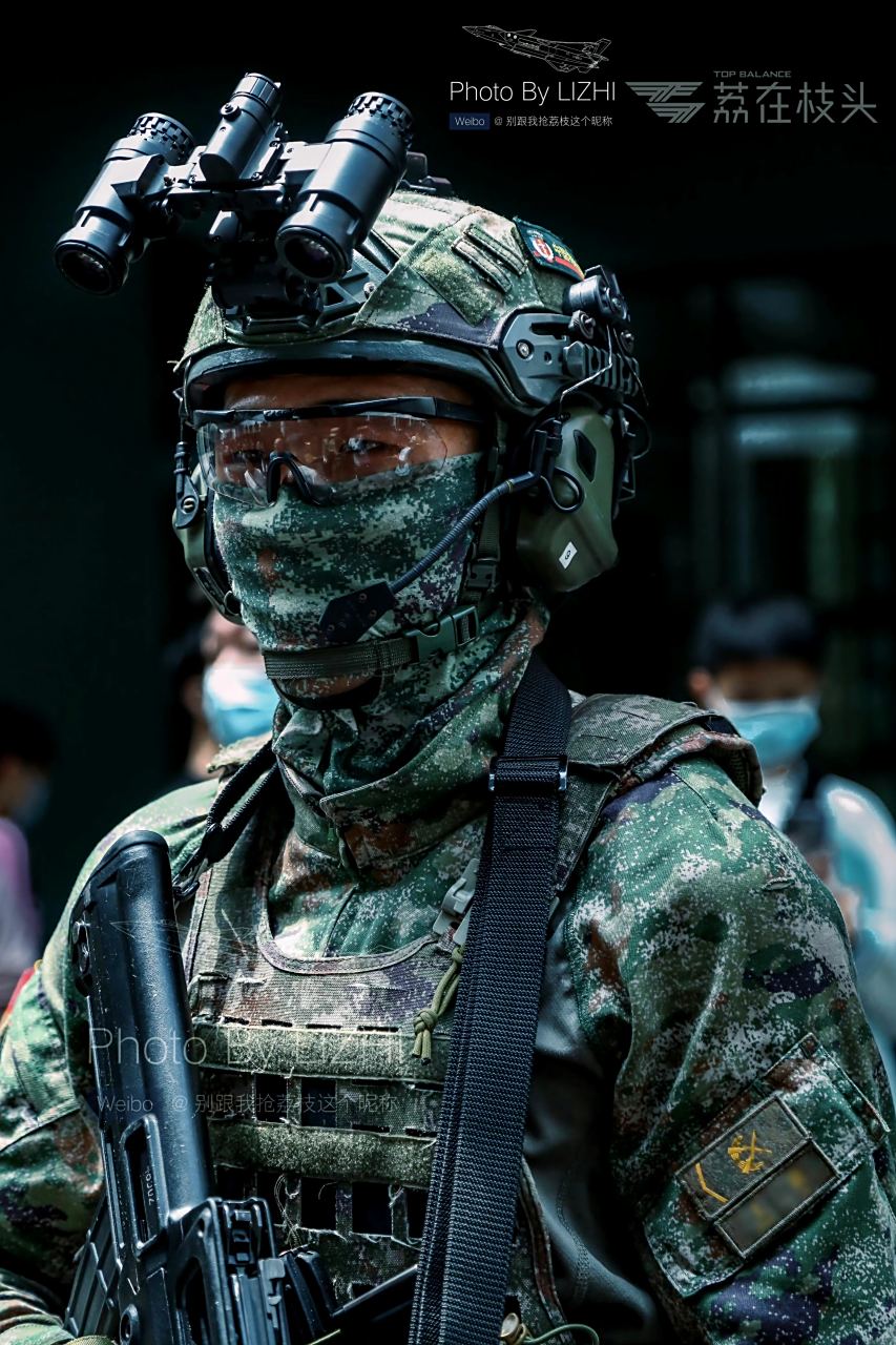 来舔屏,武装到牙齿的中国特种兵亮相驻澳门部队开放日!