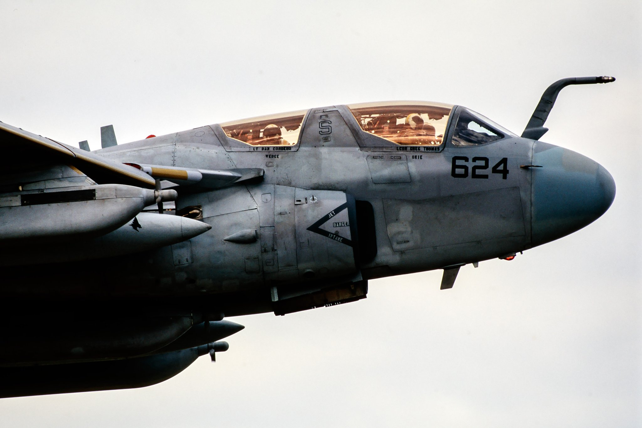 还记得红警里面的入侵者攻击机吗?没错他就是号称麻将机的a6!