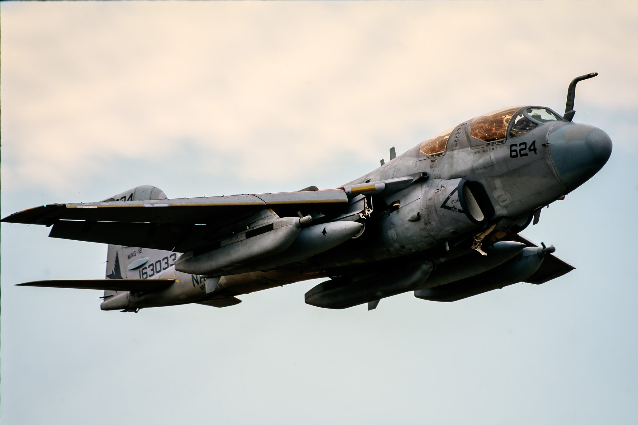 还记得红警里面的入侵者攻击机吗?没错他就是号称麻将机的a6!