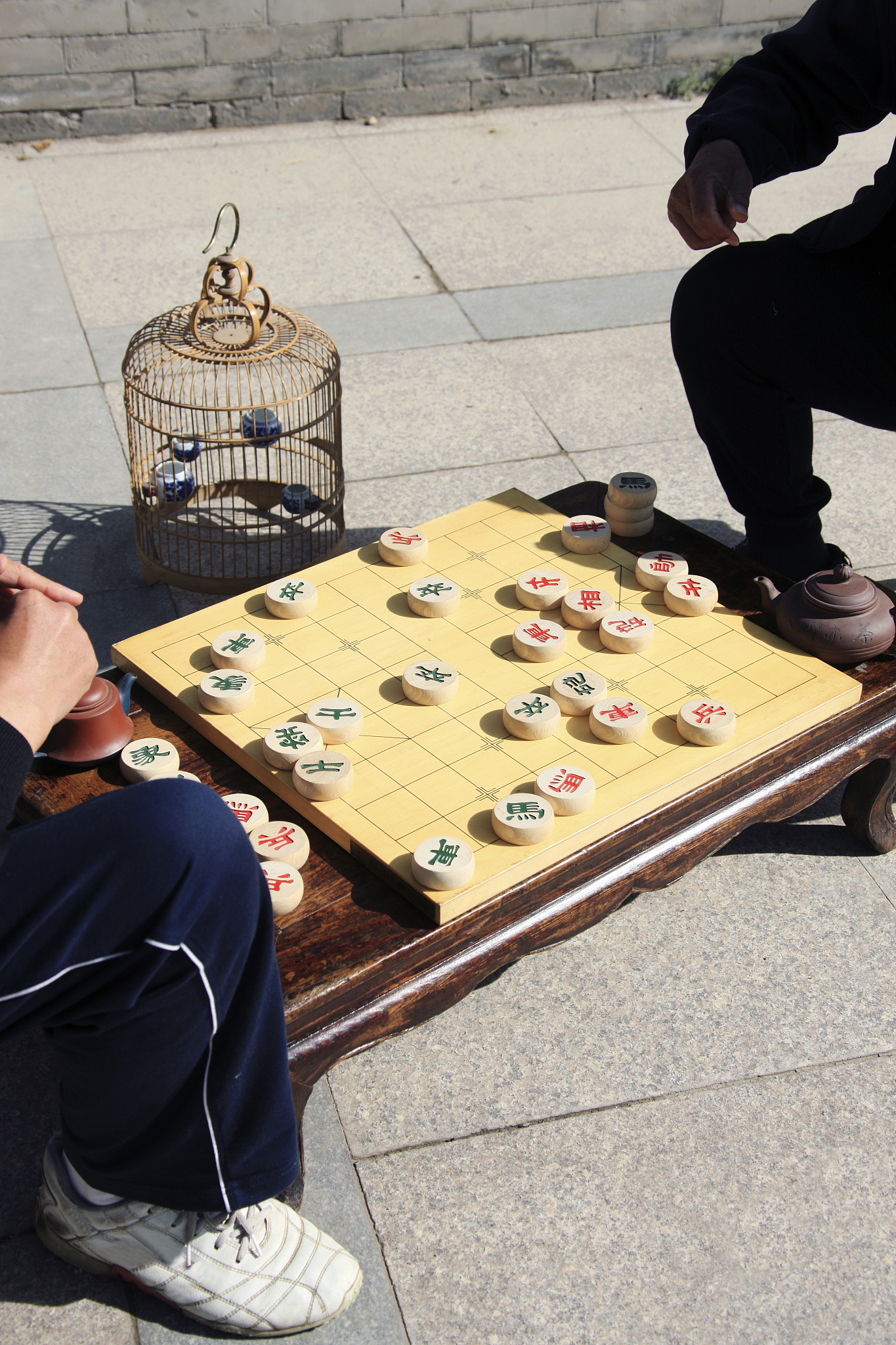 夫妻下象棋图片