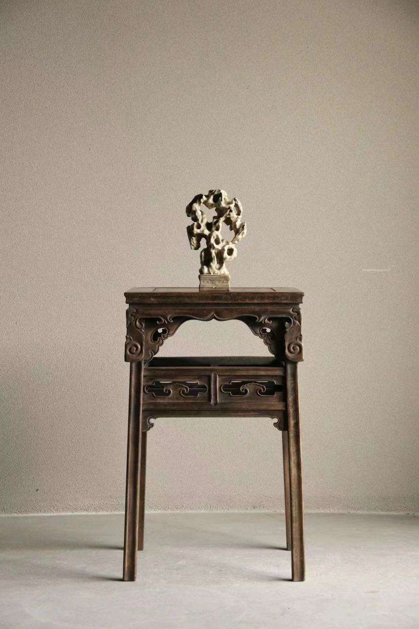 净一室  置一器|高古方香几 7415香几是中国传统家具,在古代图画