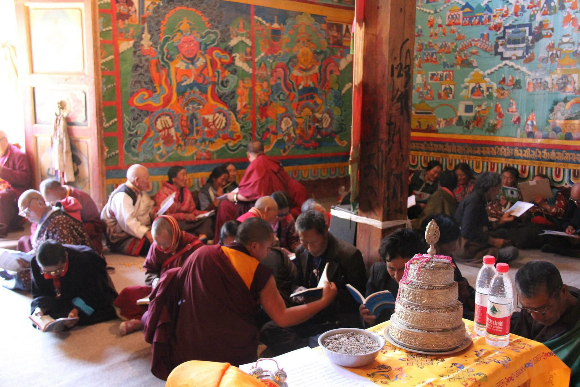 色达—拉则寺  居士们学习佛法