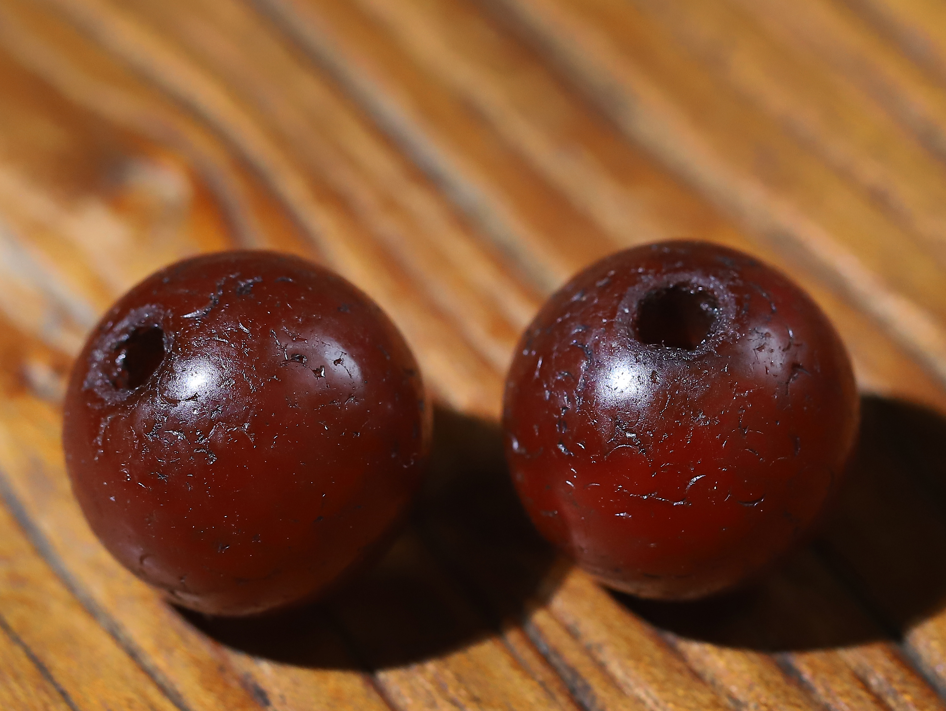 老玛瑙 老玛瑙珠子 老玛瑙桶珠 皮壳老道熟透 风化剥蚀细腻 确保品质