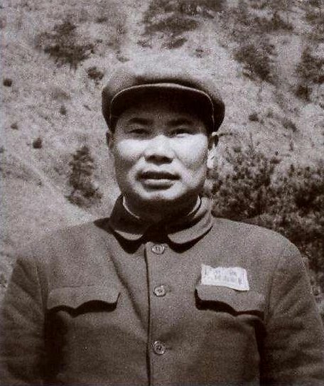 凌晨1点多,粮站站长刘吉合冲进屋里,对着杨得志将军一顿发火,毫不客气