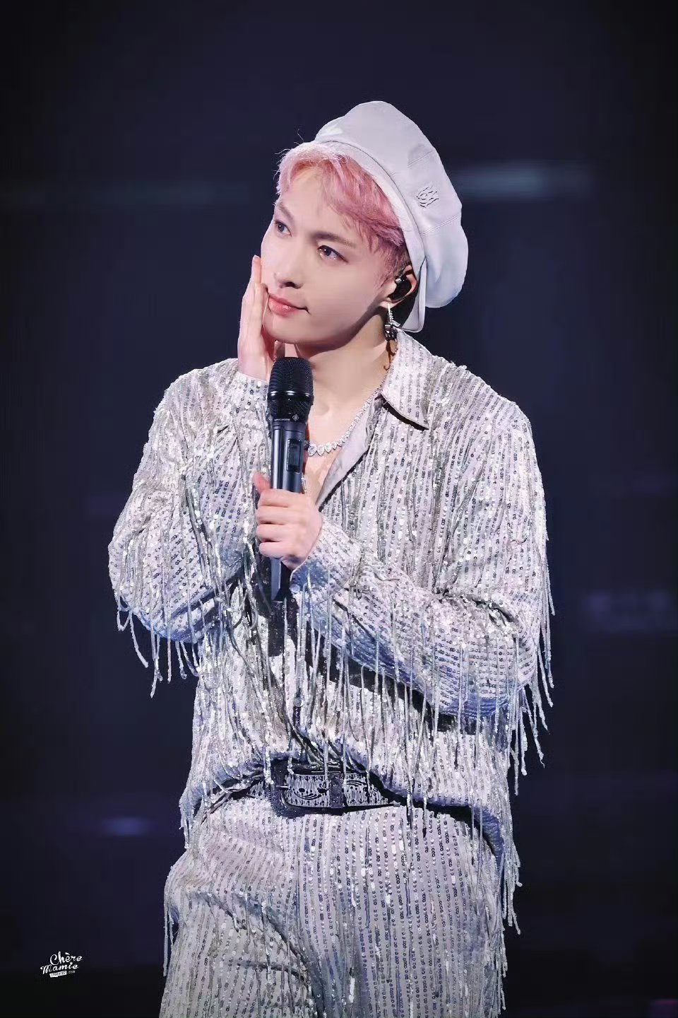 梦回exo的lay～还是那个熟悉的小绵羊呀[期待][期待]#张艺兴染粉发