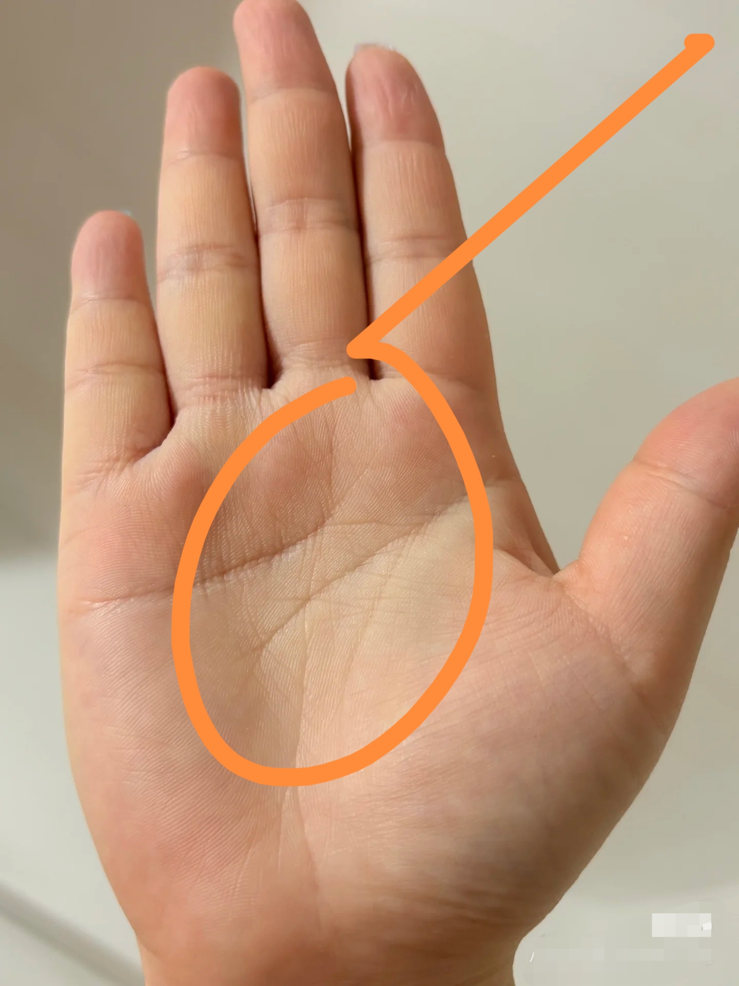 天地人三才纹清晰,杂纹也少,感情还是不顺.大家知道在哪里体现了吗