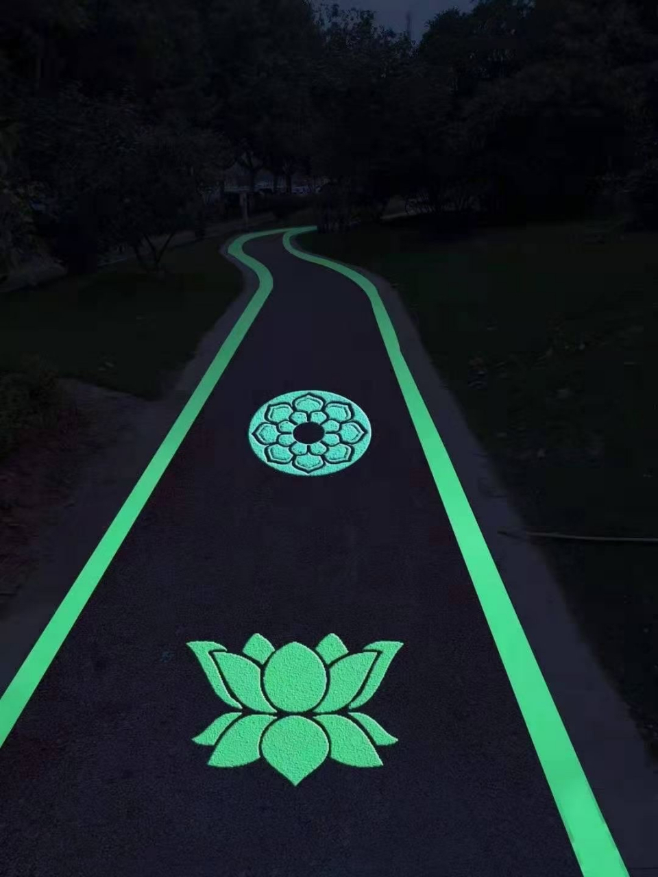 夜光路面
