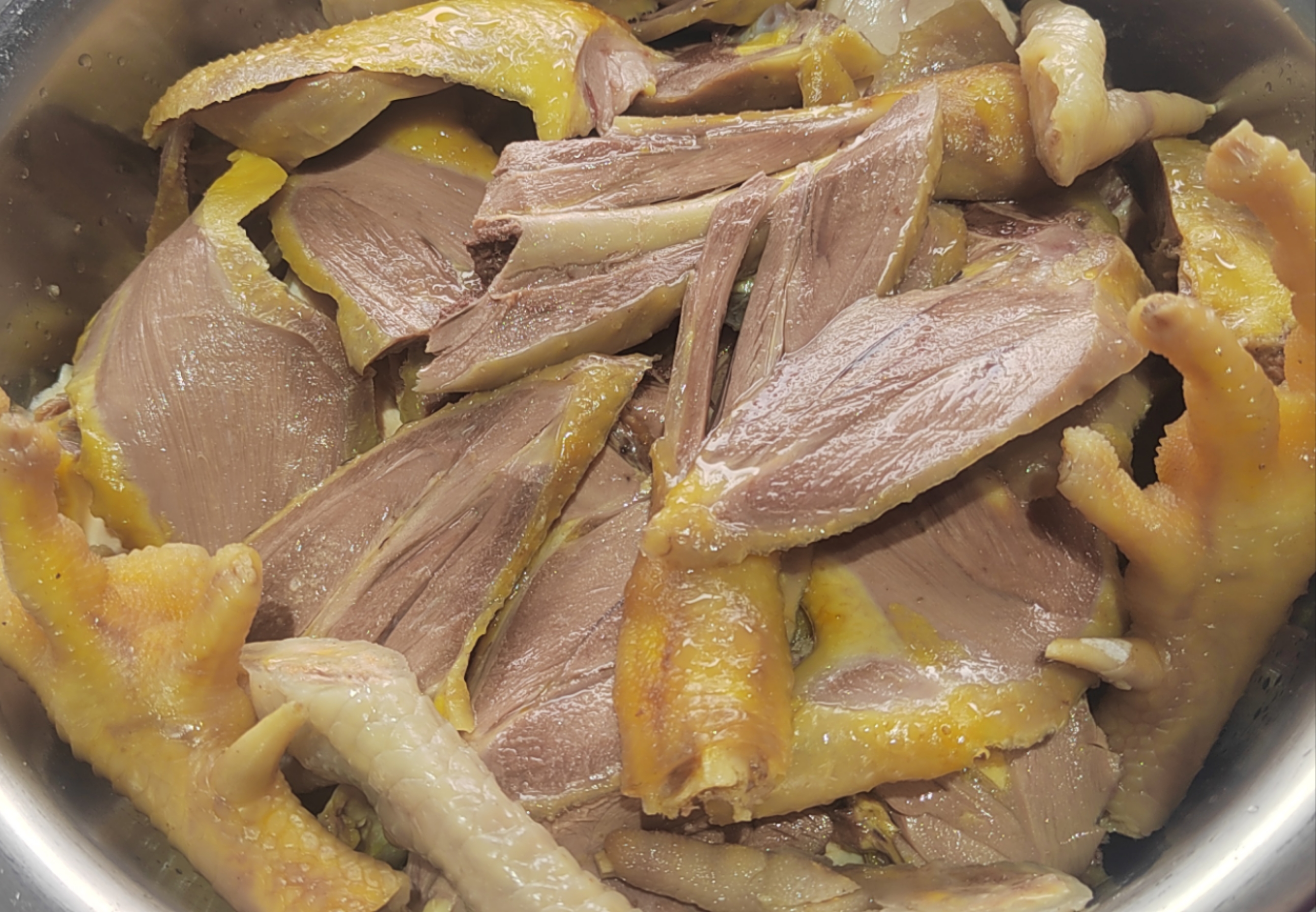 今日尝试了传说中的"徽涛板鸡",那滋味,真是让人难以忘怀!