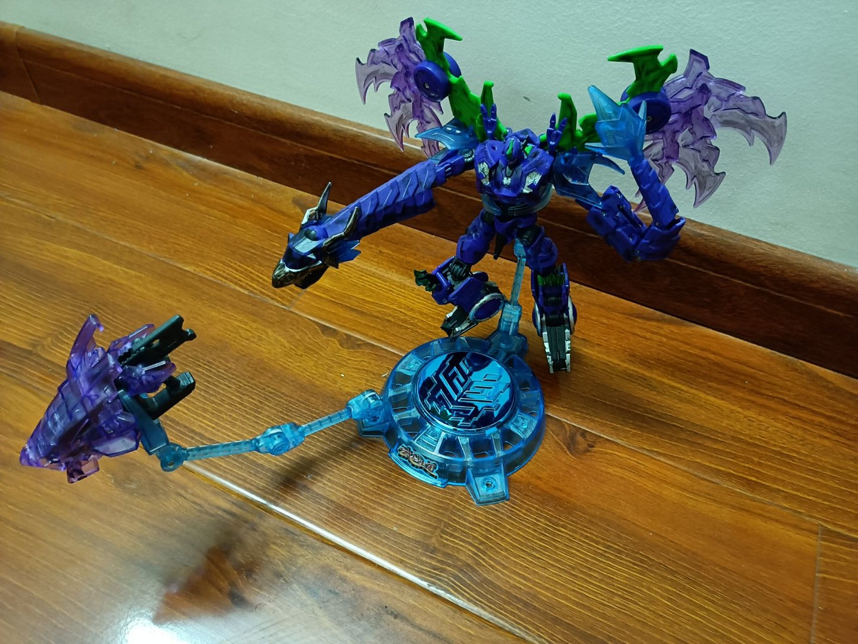 真遗憾战龙皇的手抓不了武器干脆