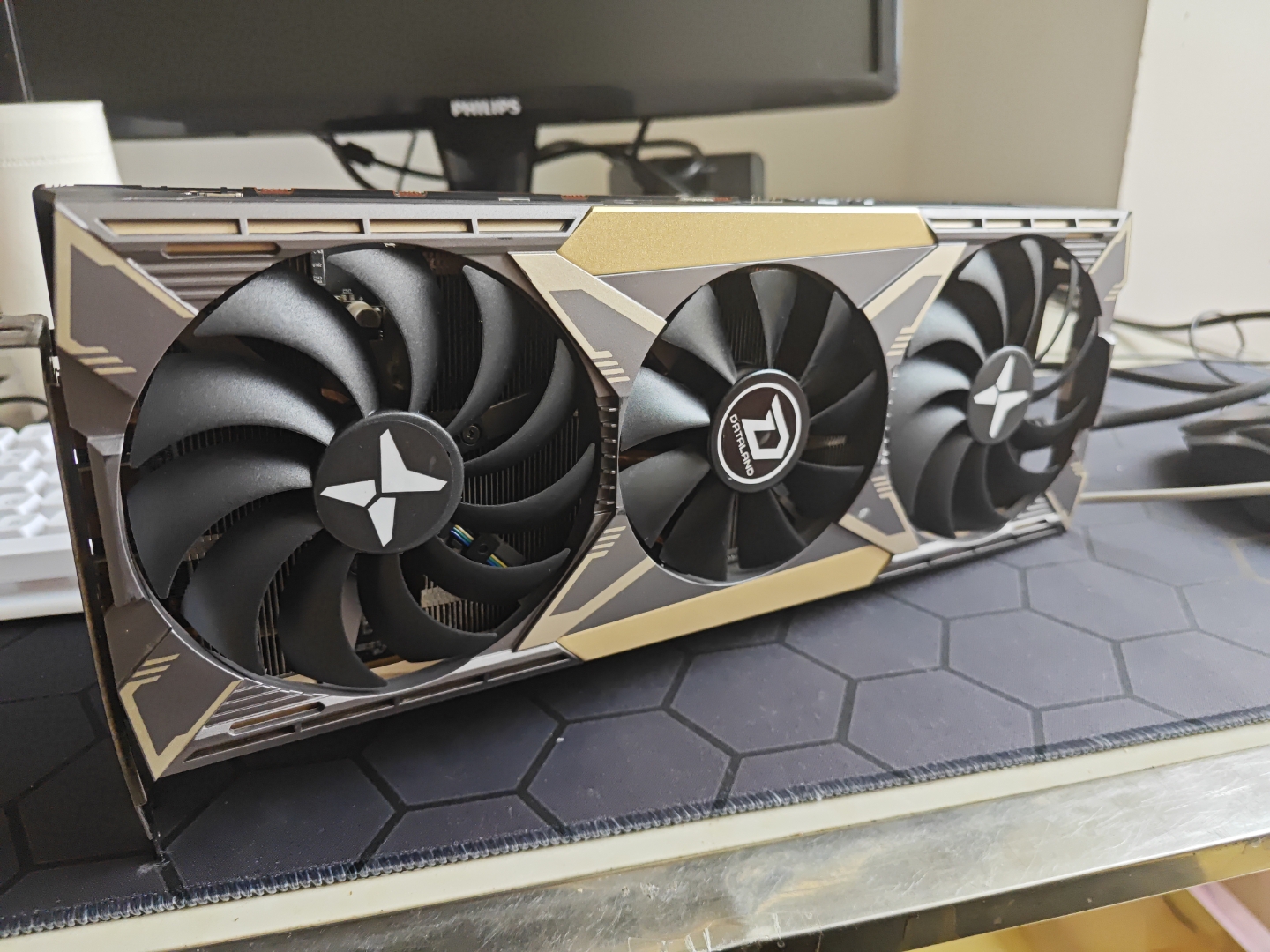 迪兰rx5600xt战神,一个字,帅