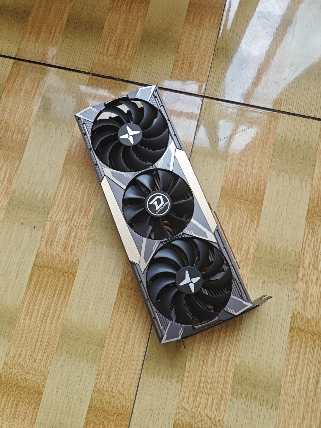 迪兰rx5600xt战神,一个字,帅