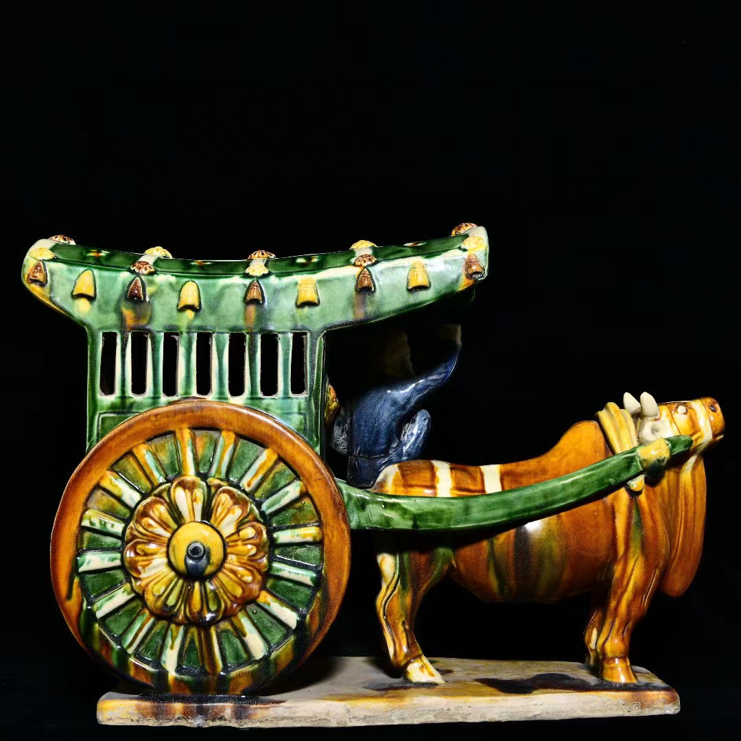 旧藏唐三彩牛拉车