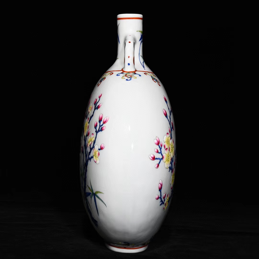 清乾隆青花粉彩花鸟纹扁瓶