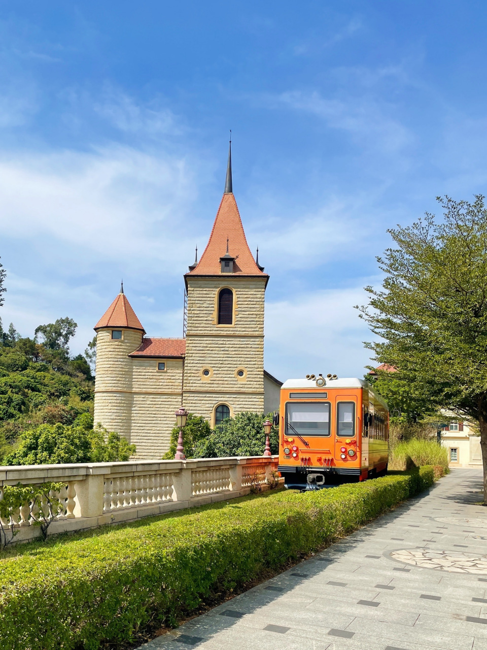 99华为欧洲小镇坐落于东莞松山湖,是华为投资百亿打造的智能终端