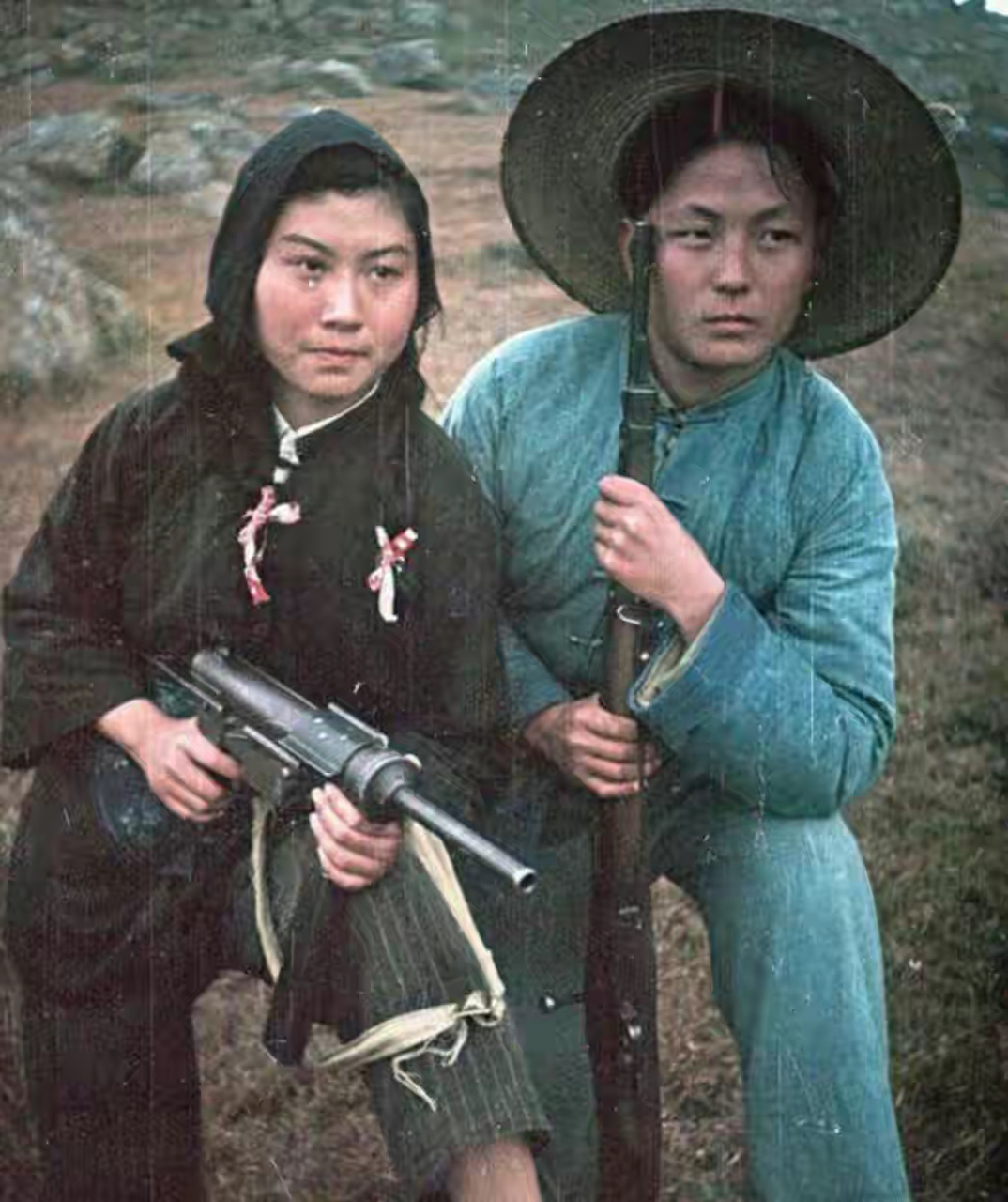 1949年.一位苏联记者拍摄的真实游击队照片.