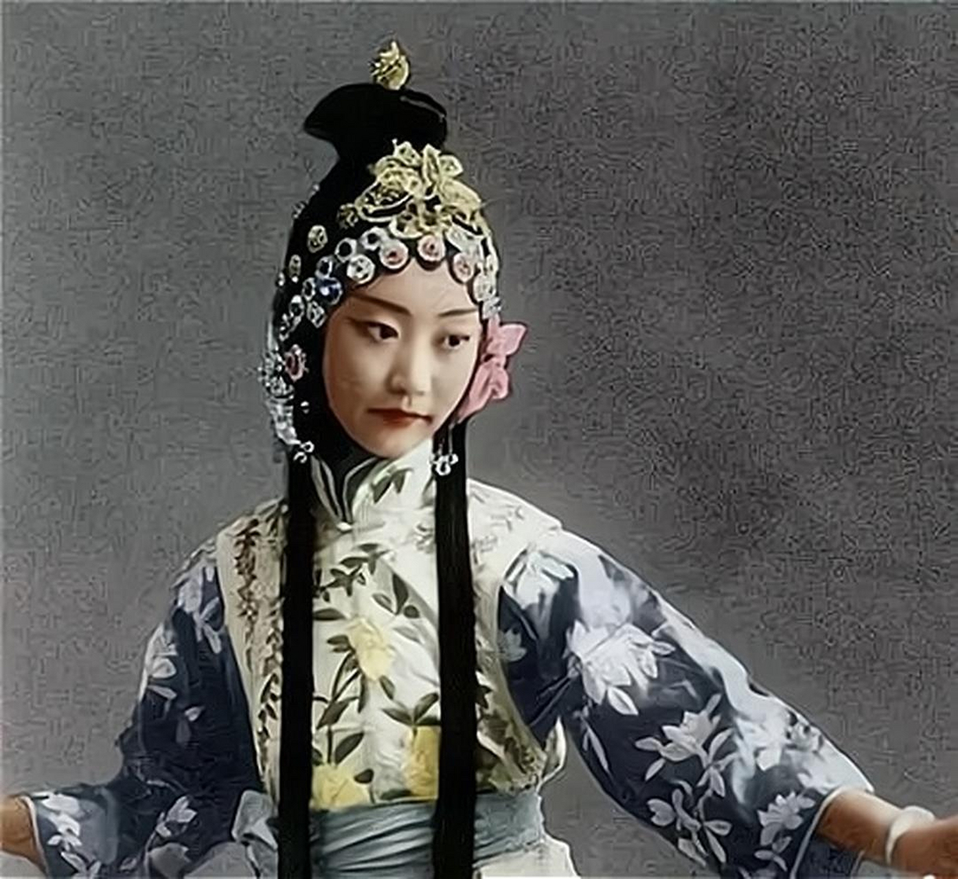 晚清最美格格王敏彤,她当时钟意的是傀儡皇帝傅仪,可惜丑丑的傀儡皇帝