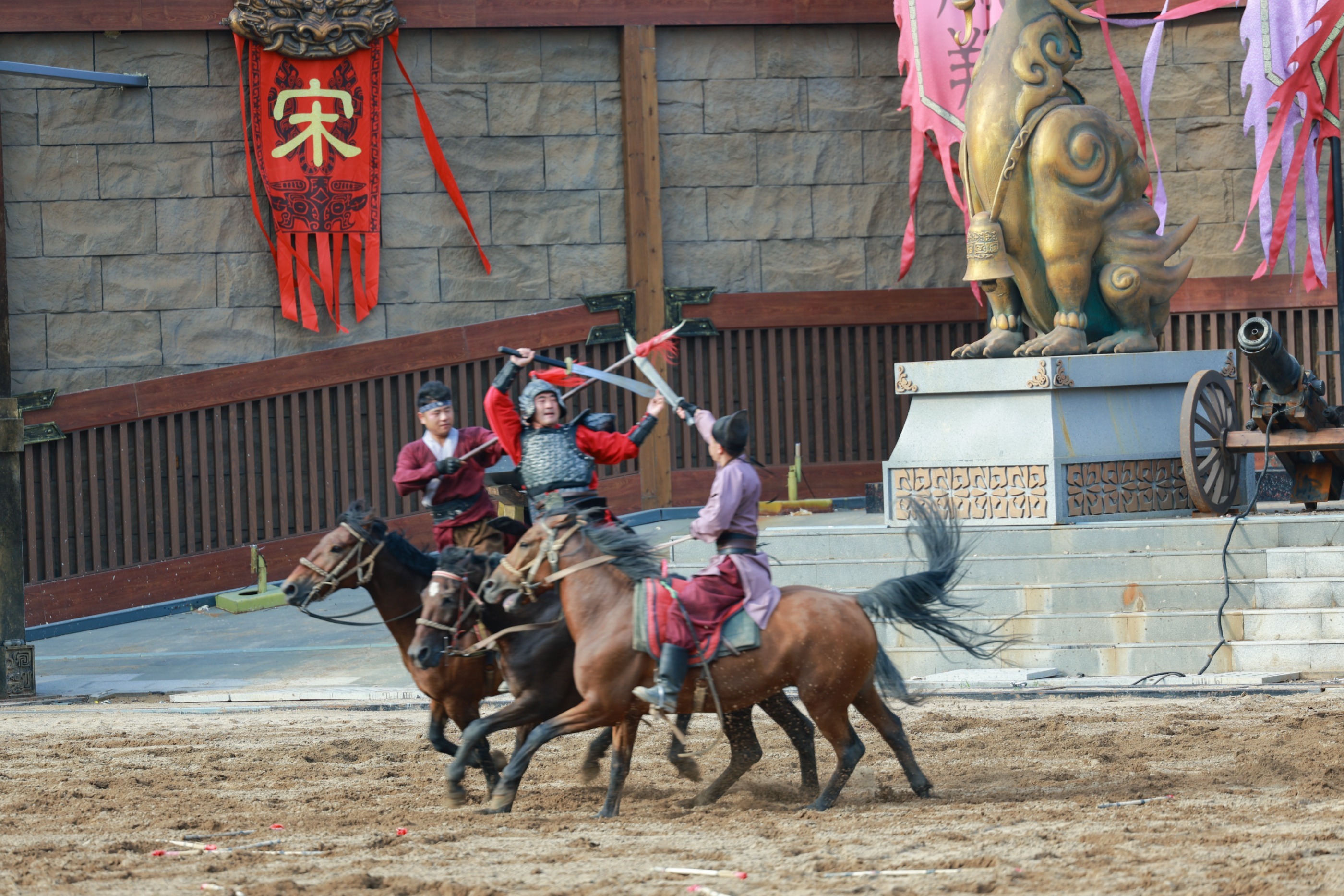 开封清明上河园岳飞图片